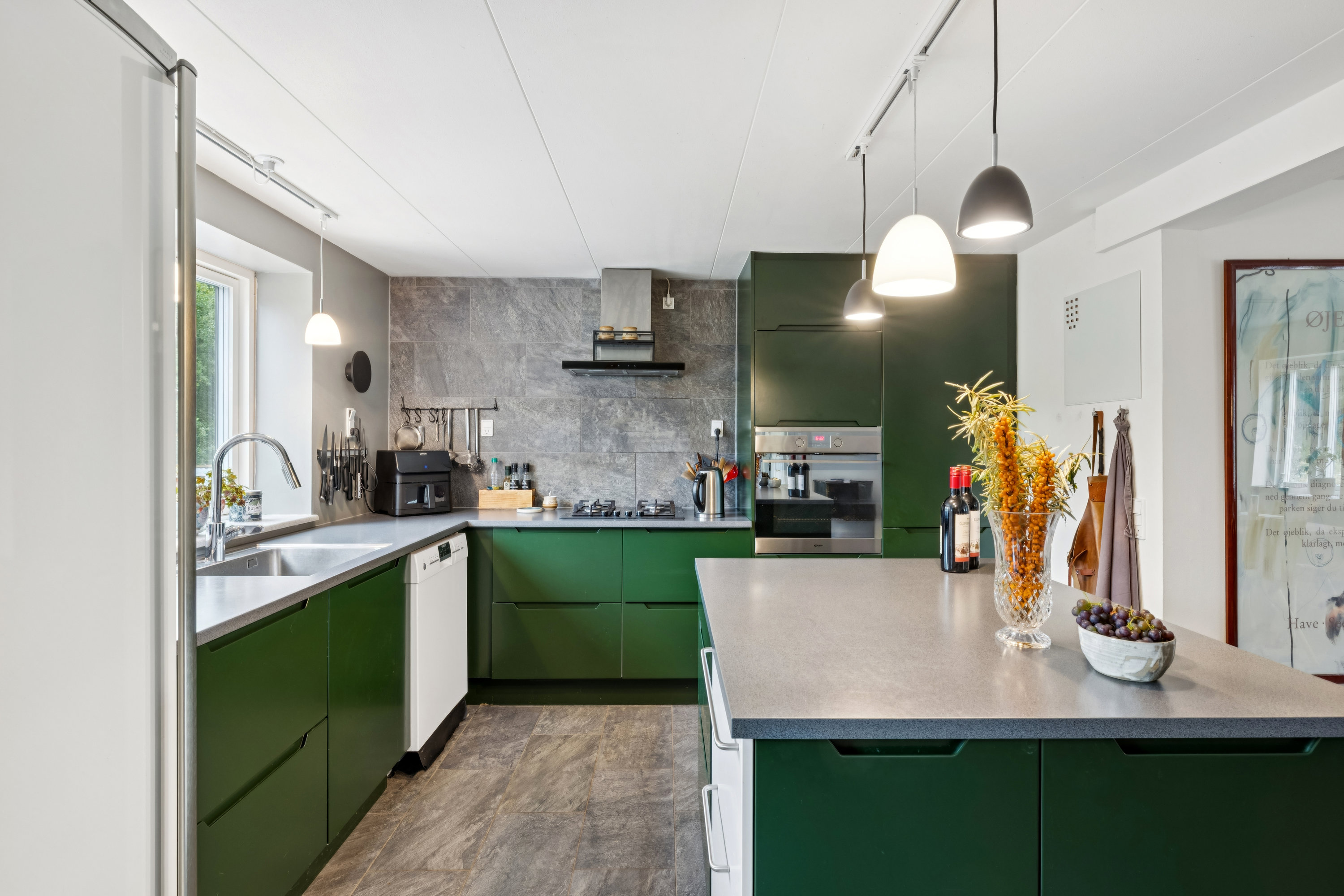 Fremhævet  billede i fuldskærmstilstand. Billede af Løgstørvej 42, 8831 Løgstrup