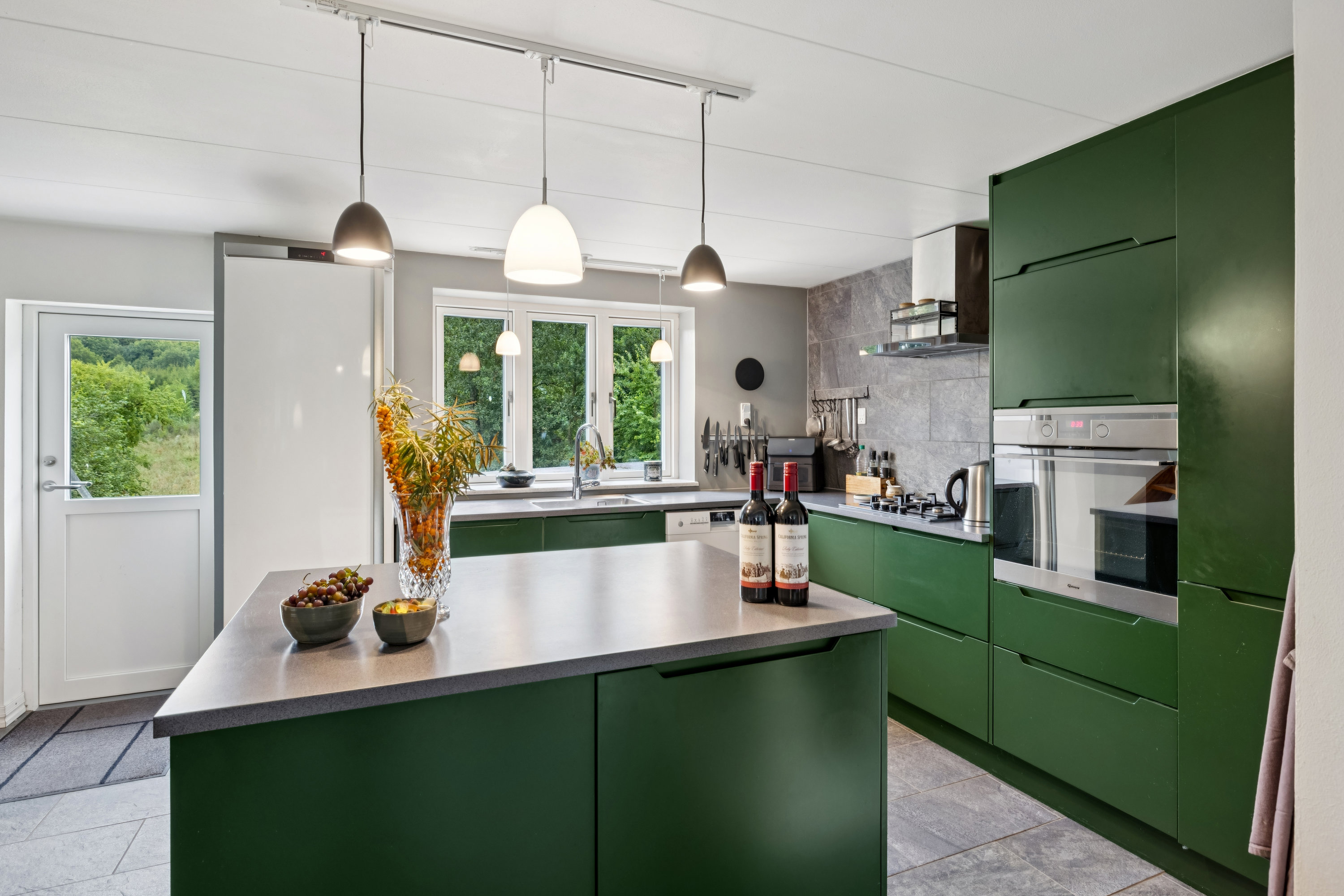 Fremhævet  billede i fuldskærmstilstand. Billede af Løgstørvej 42, 8831 Løgstrup