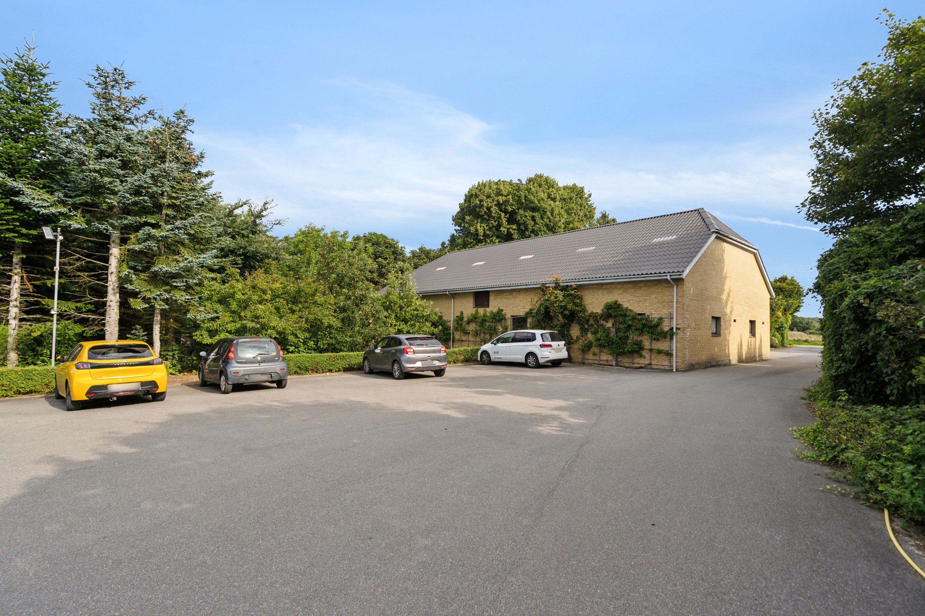 Fremhævet set fra gartneri til n38 billede i fuldskærmstilstand. Billede af Neversvej 40, 5690 Tommerup