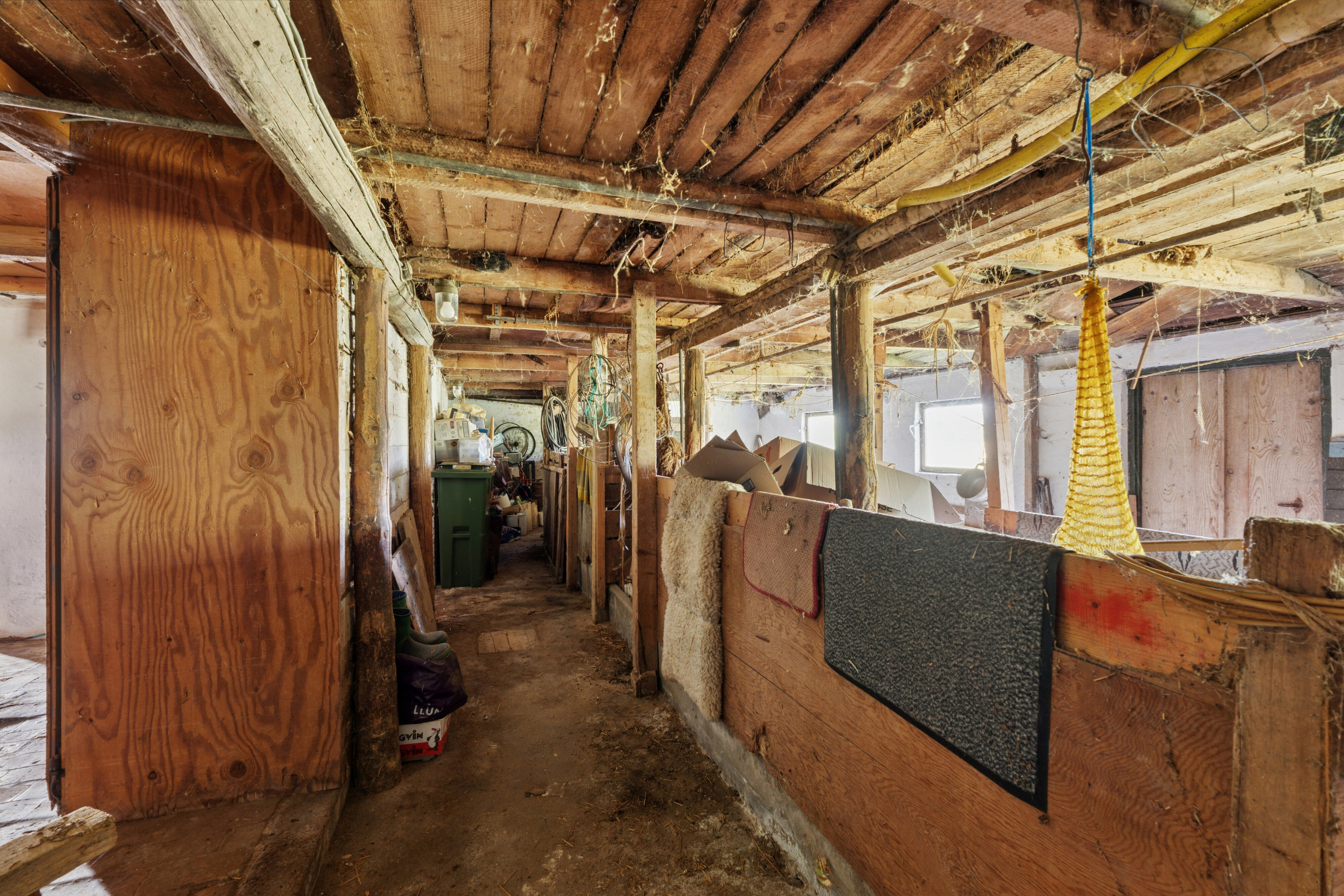 Fremhævet stald billede i fuldskærmstilstand. Billede af Toftevej 8, V Hæsinge, 5672 Broby