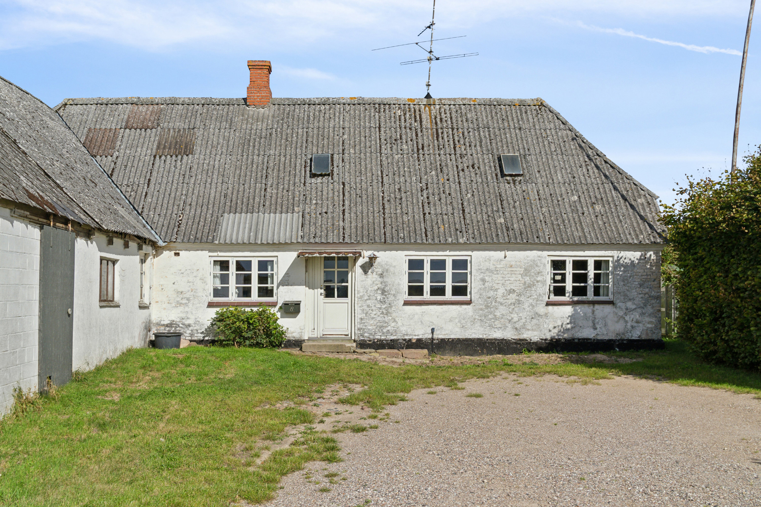 Fremhævet set fra gårdsplads billede i fuldskærmstilstand. Billede af Toftevej 8, V Hæsinge, 5672 Broby