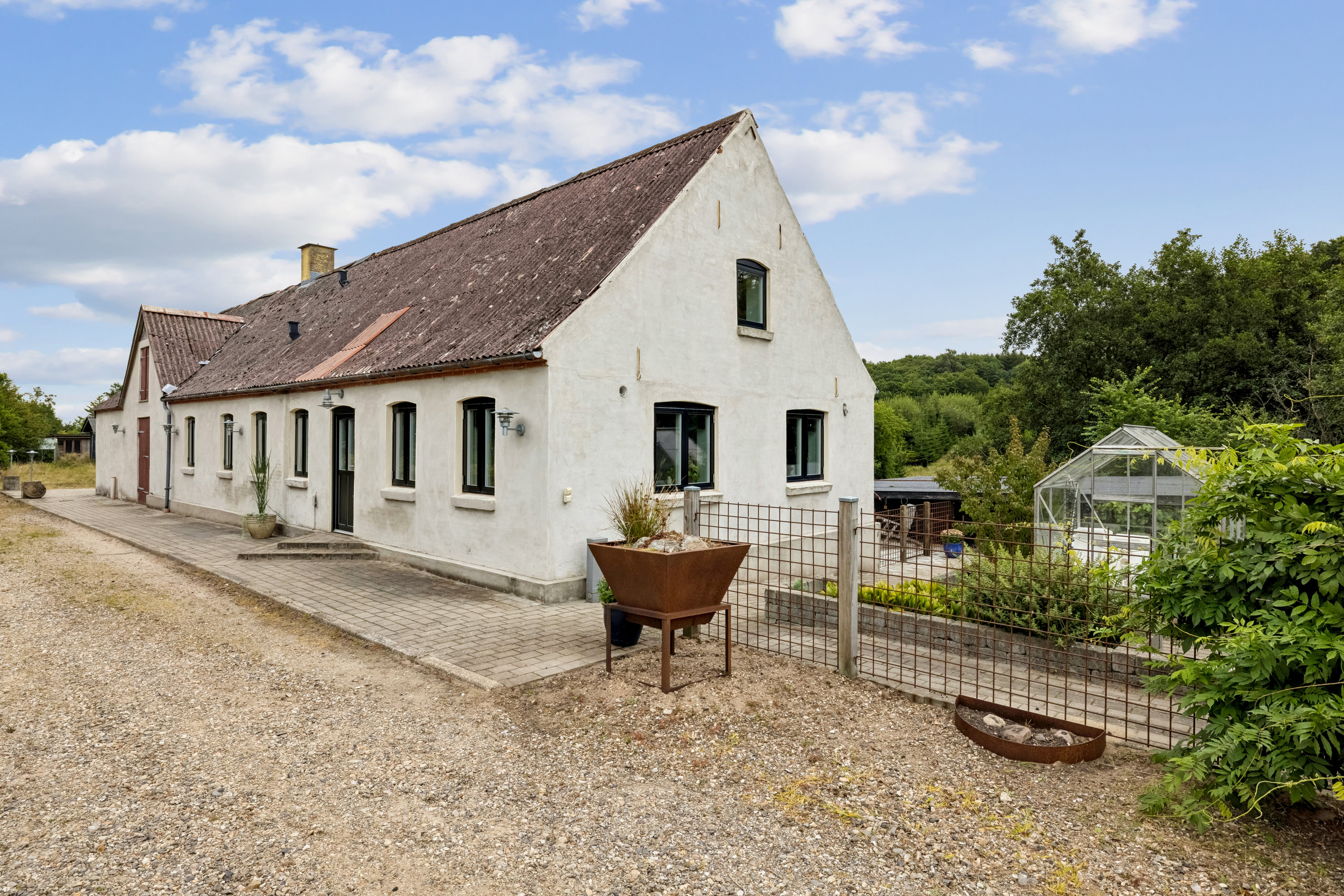 Fremhævet  billede i fuldskærmstilstand. Billede af Løgstørvej 42, 8831 Løgstrup