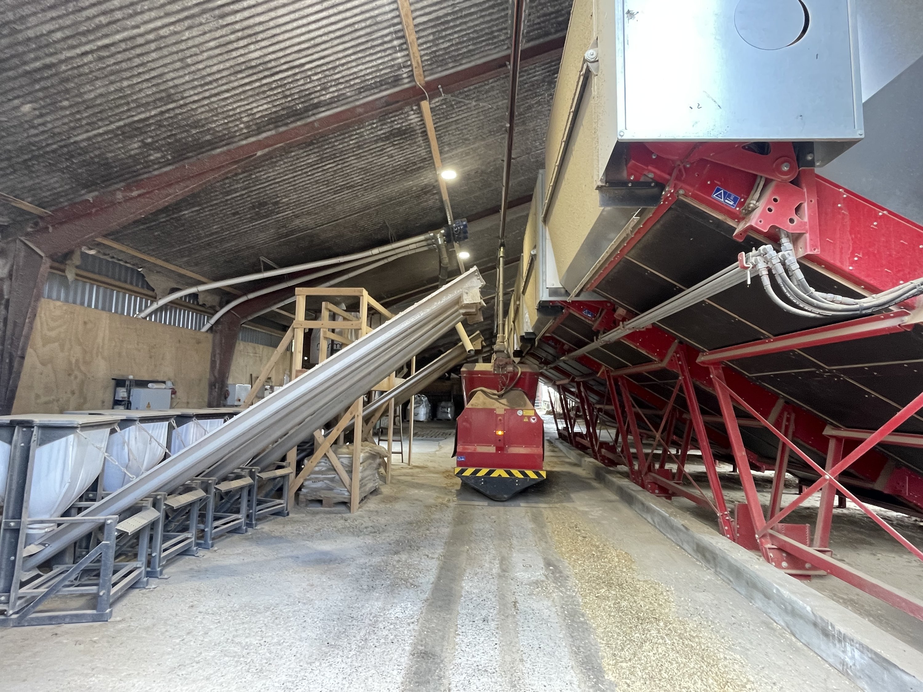 Fremhævet trioliet fodercentral billede i fuldskærmstilstand. Billede af Åbølvej 16, 6372 Bylderup-Bov