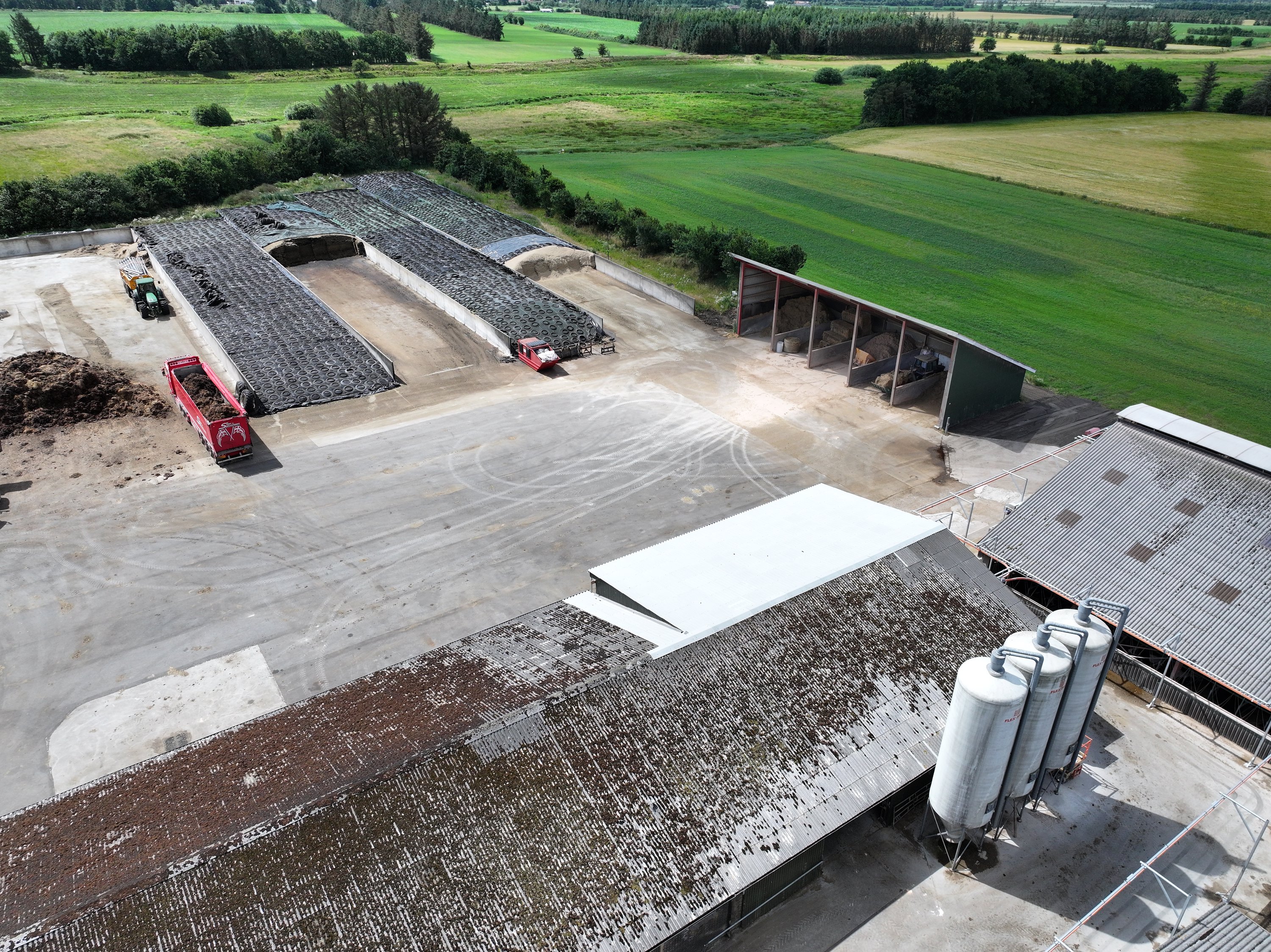 Fremhævet plansiloanlæg og råvarehus billede i fuldskærmstilstand. Billede af Åbølvej 16, 6372 Bylderup-Bov