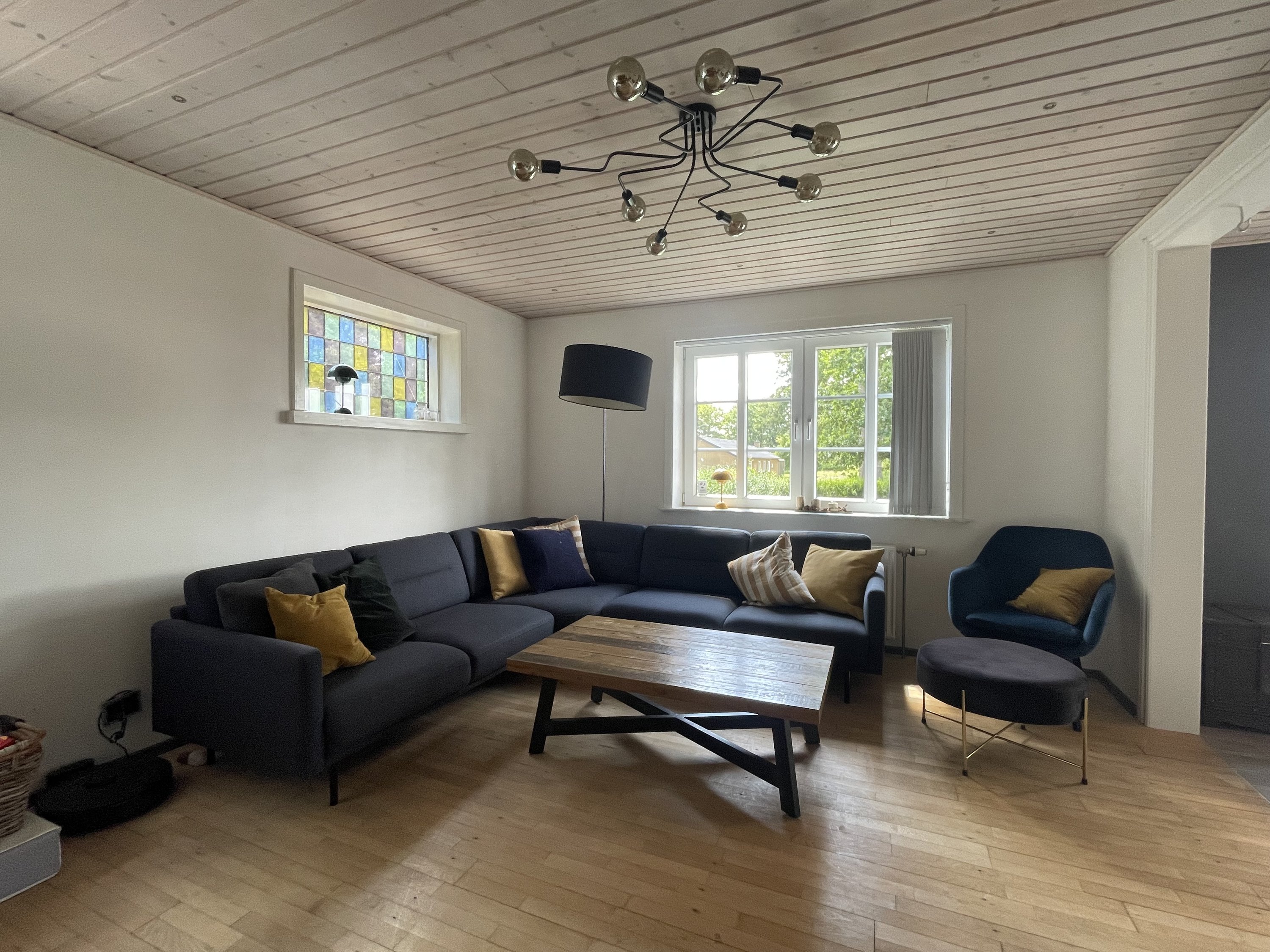 Fremhævet stue billede i fuldskærmstilstand. Billede af Åbølvej 16, 6372 Bylderup-Bov