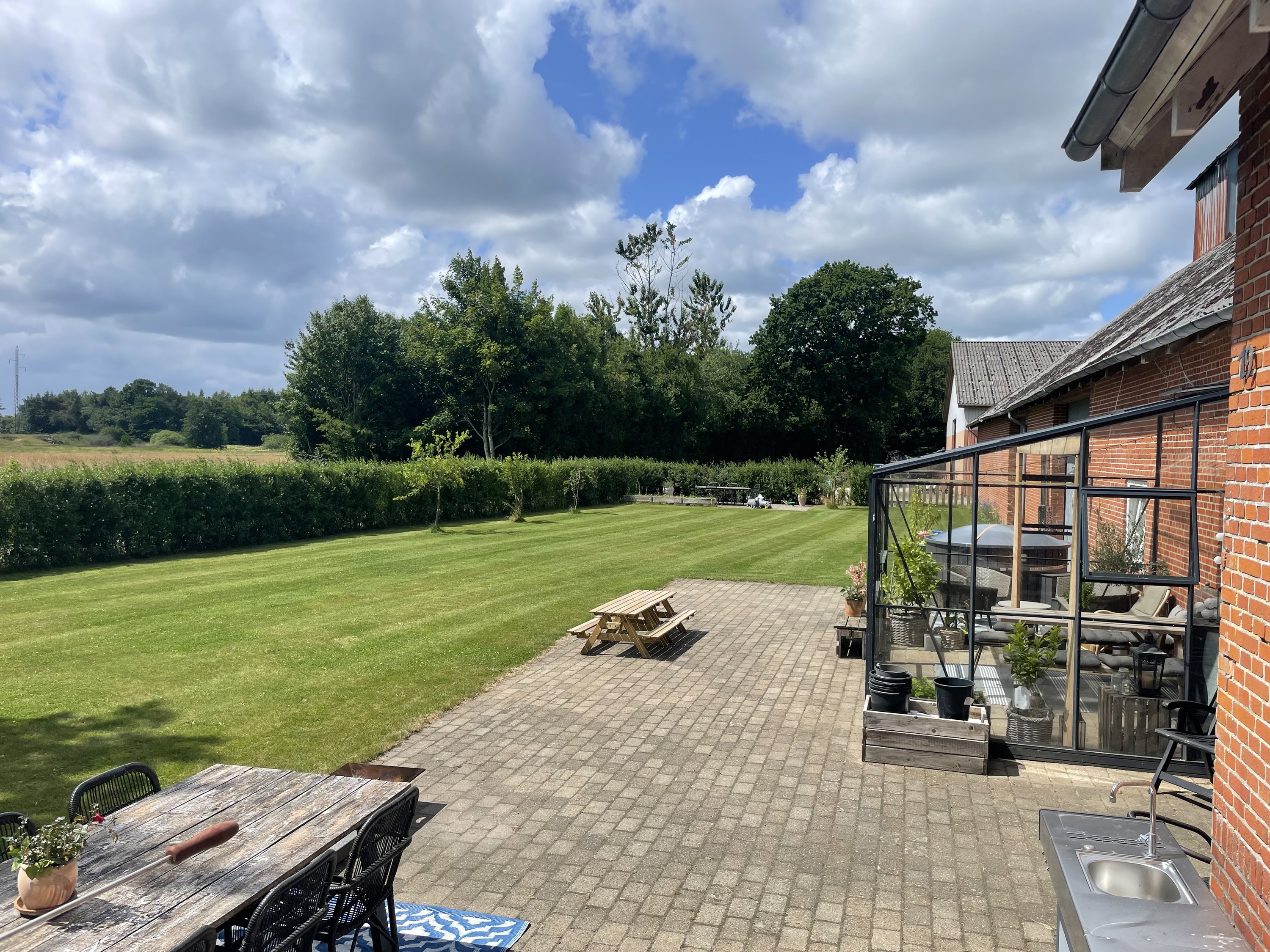 Fremhævet have og sydvendt terrasse billede i fuldskærmstilstand. Billede af Åbølvej 16, 6372 Bylderup-Bov