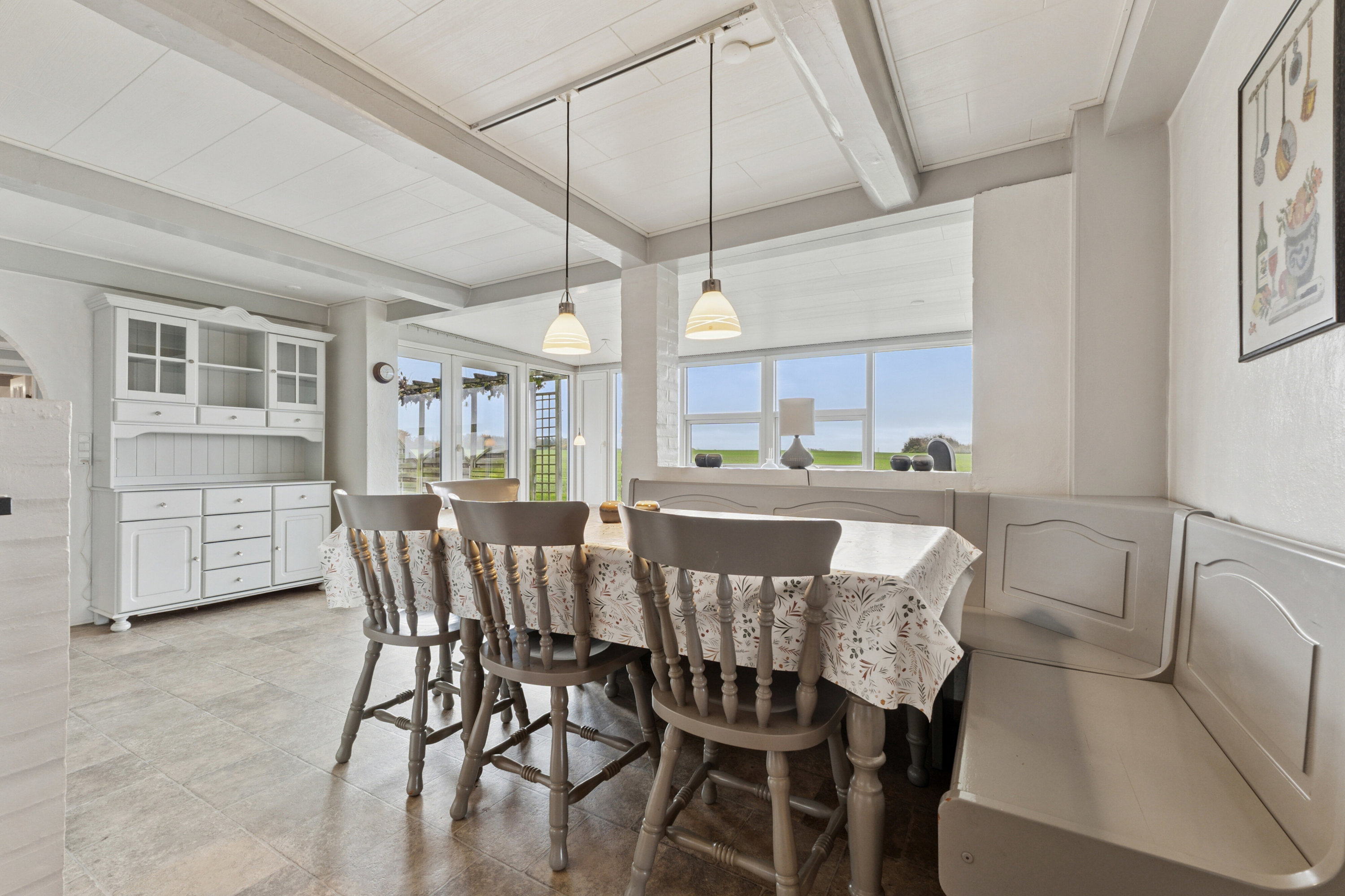 Fremhævet spisestue billede i fuldskærmstilstand. Billede af Hovedvejen 18, Rynkeby, 5750 Ringe