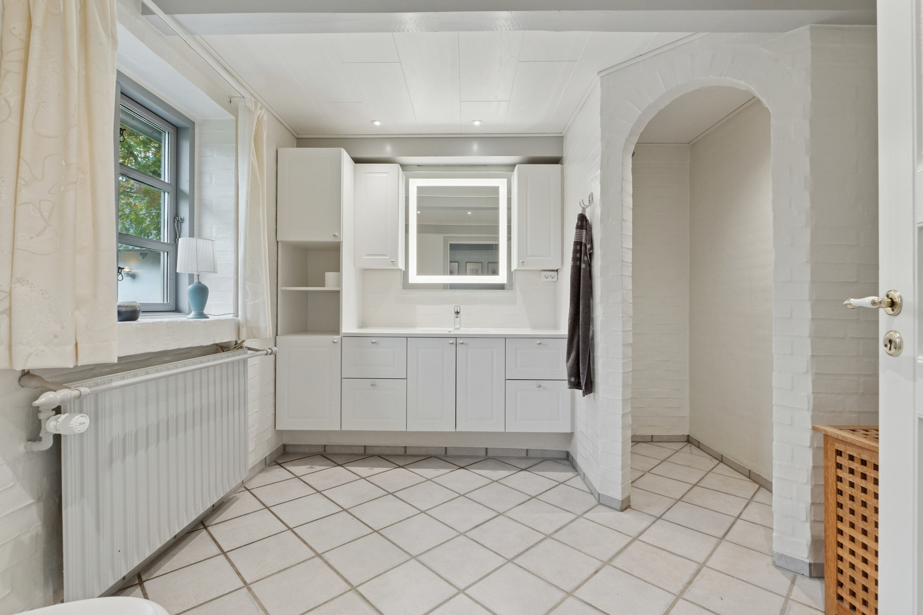 Fremhævet badeværelse billede i fuldskærmstilstand. Billede af Hovedvejen 18, Rynkeby, 5750 Ringe