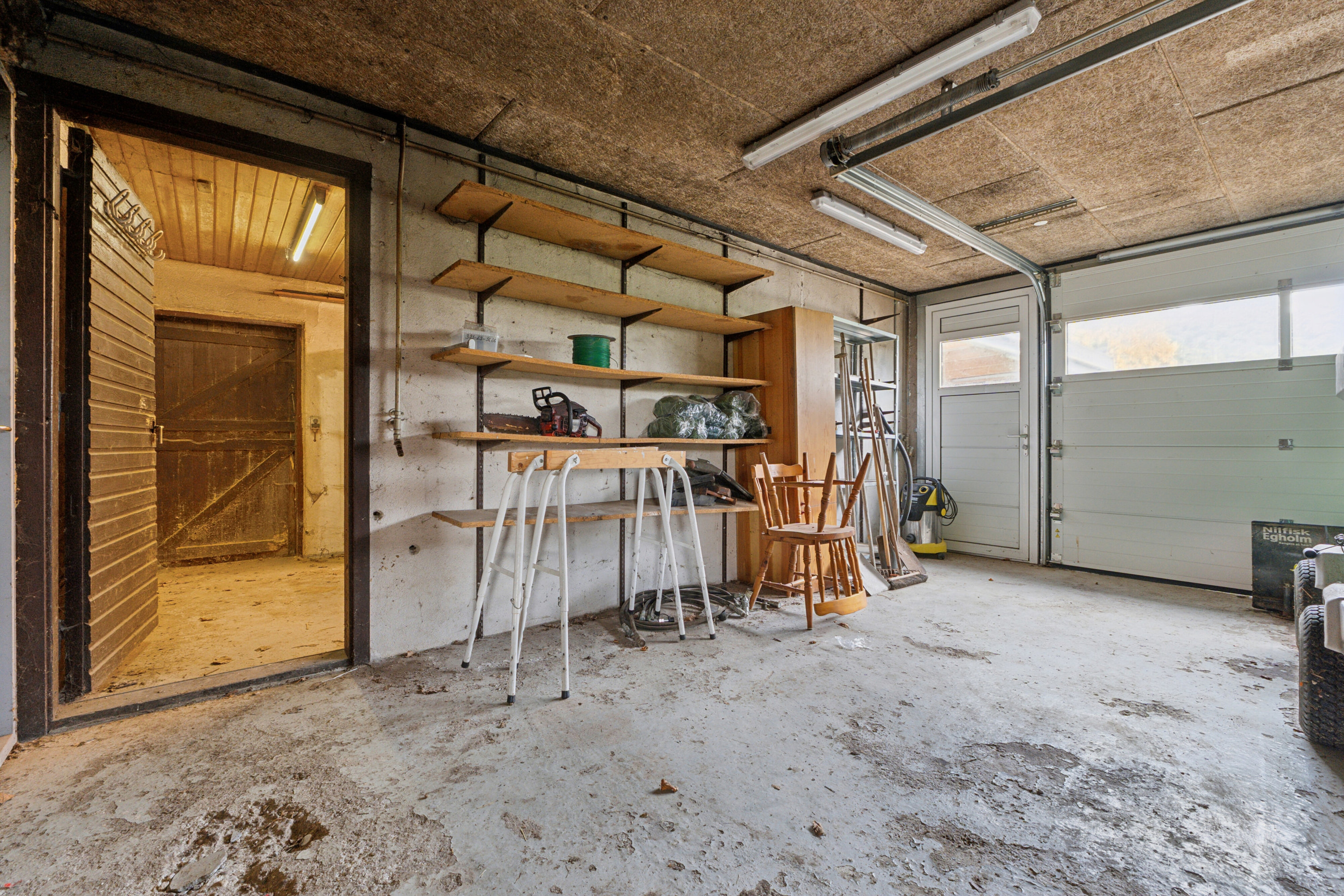 Fremhævet garage billede i fuldskærmstilstand. Billede af Hovedvejen 18, Rynkeby, 5750 Ringe