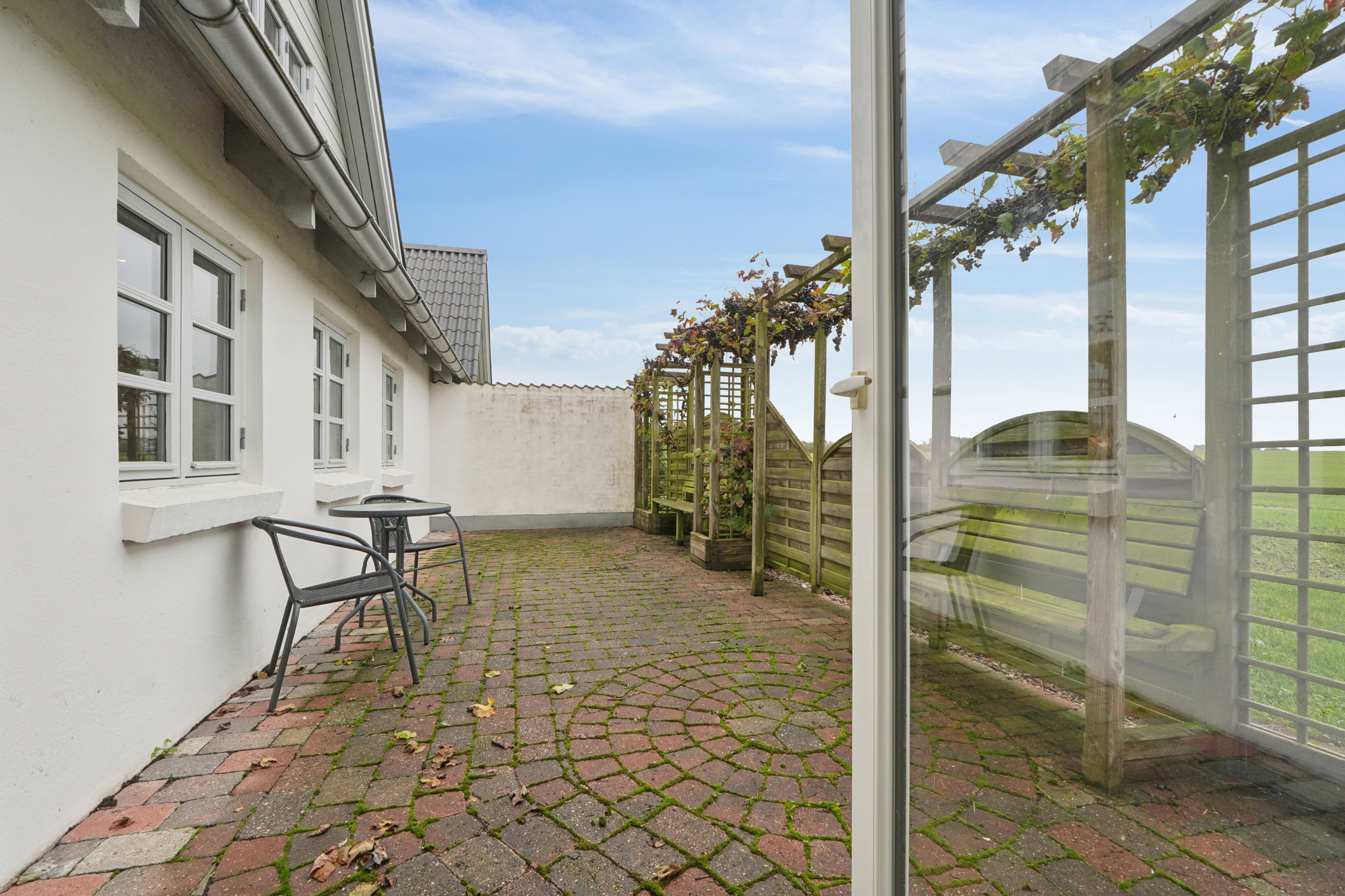 Fremhævet terrasse billede i fuldskærmstilstand. Billede af Hovedvejen 18, Rynkeby, 5750 Ringe