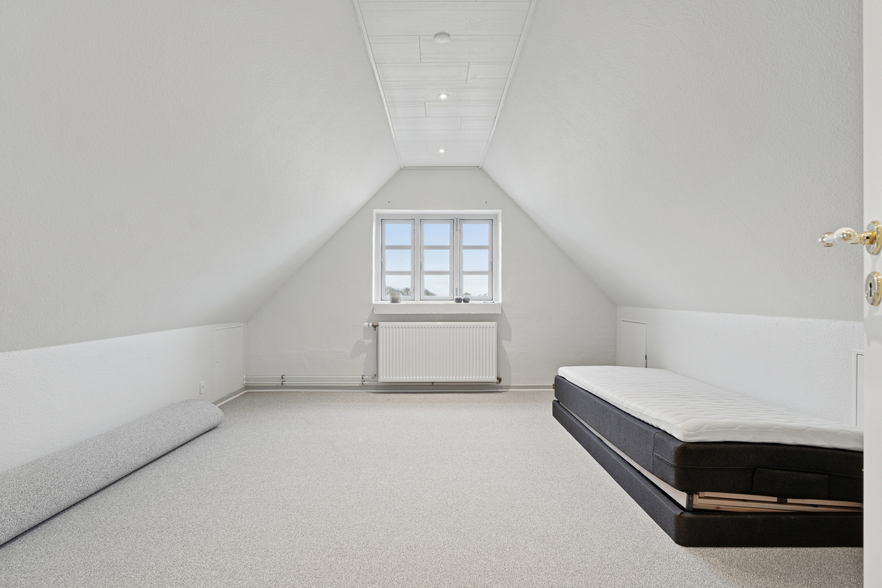 Fremhævet soveværelse billede i fuldskærmstilstand. Billede af Hovedvejen 18, Rynkeby, 5750 Ringe