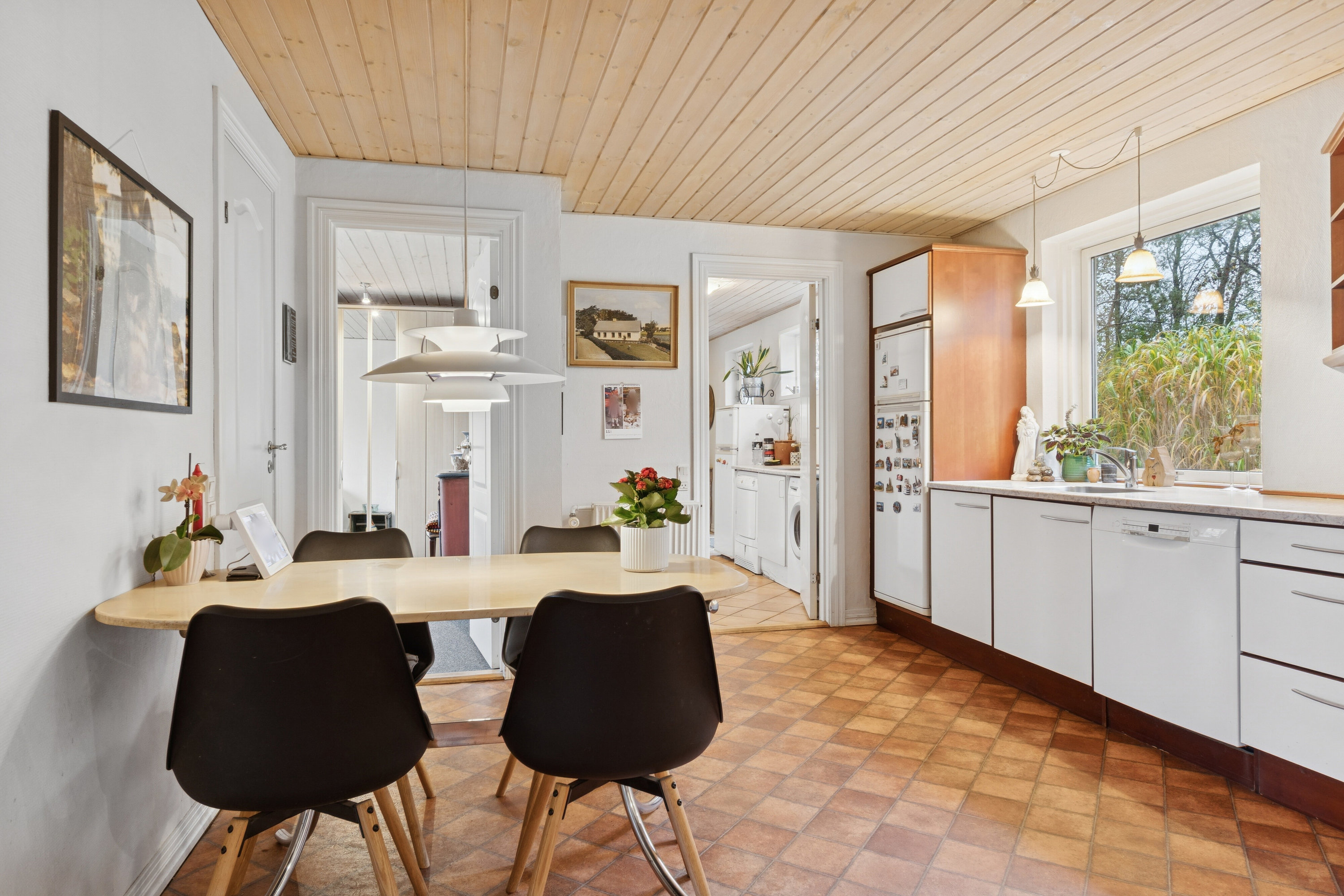 Fremhævet køkken billede i fuldskærmstilstand. Billede af Højstrupvej 24, 9750 Østervrå