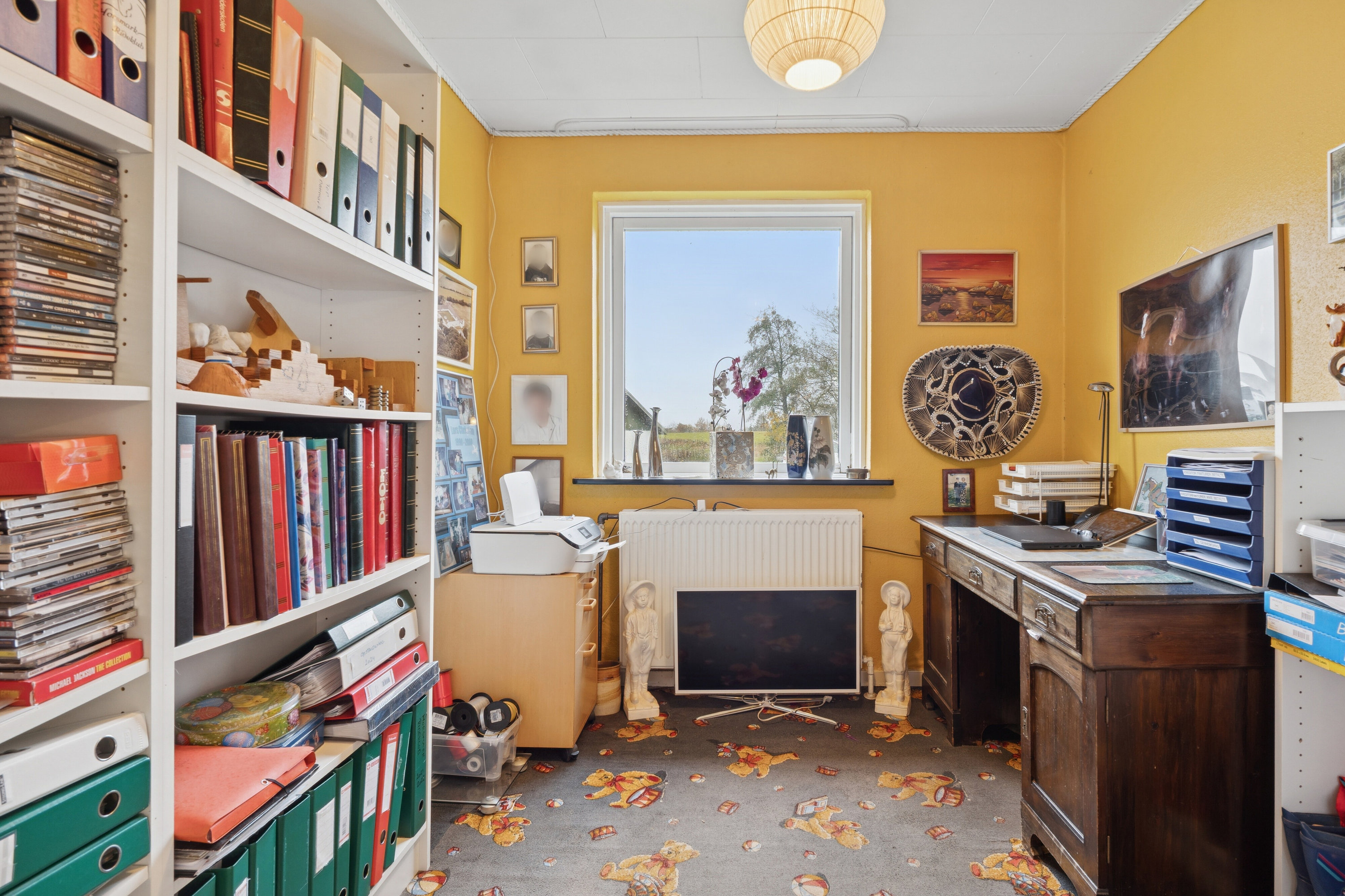 Fremhævet arbejdsværelse billede i fuldskærmstilstand. Billede af Højstrupvej 24, 9750 Østervrå