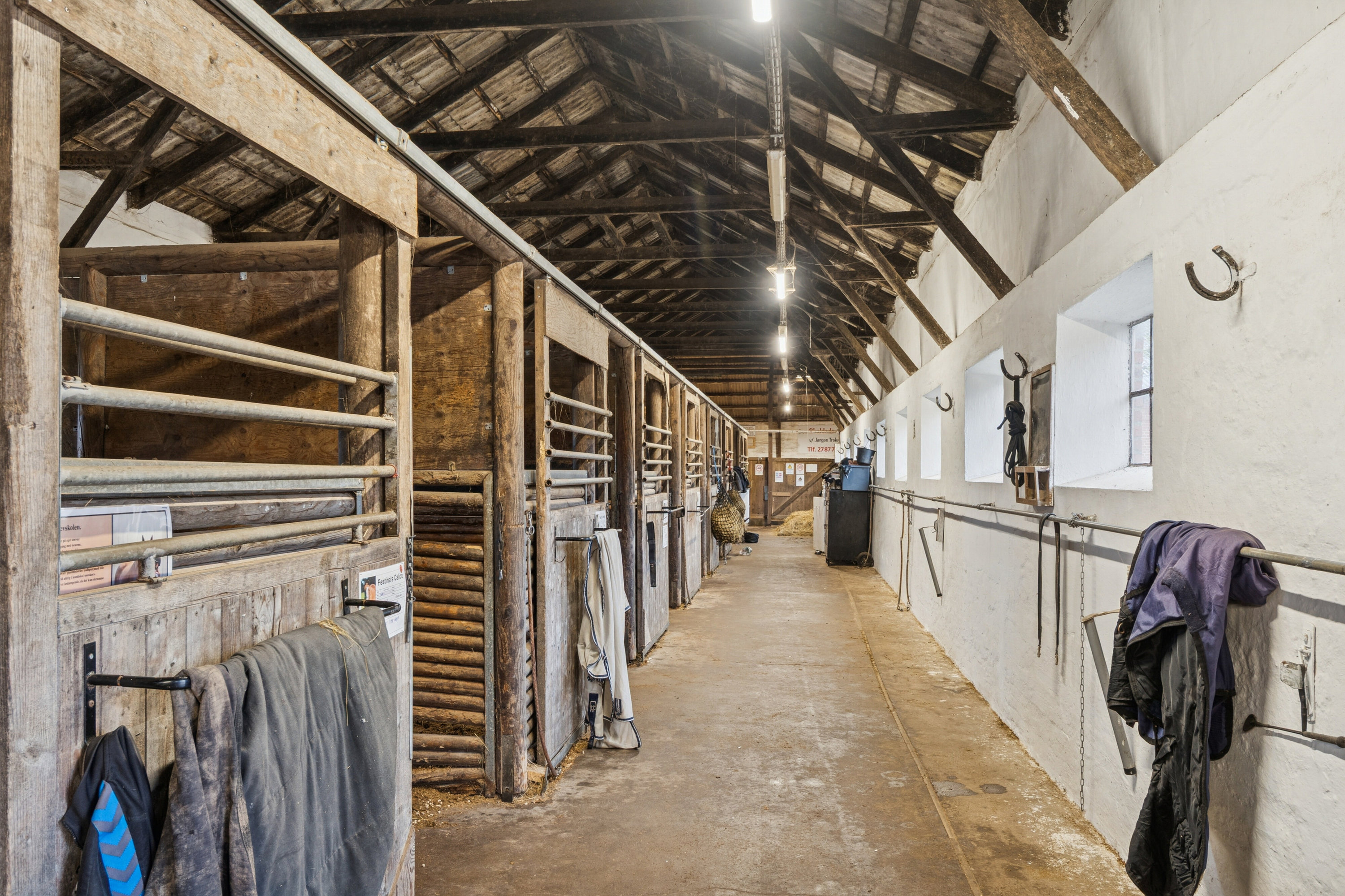 Fremhævet stald billede i fuldskærmstilstand. Billede af Højstrupvej 24, 9750 Østervrå