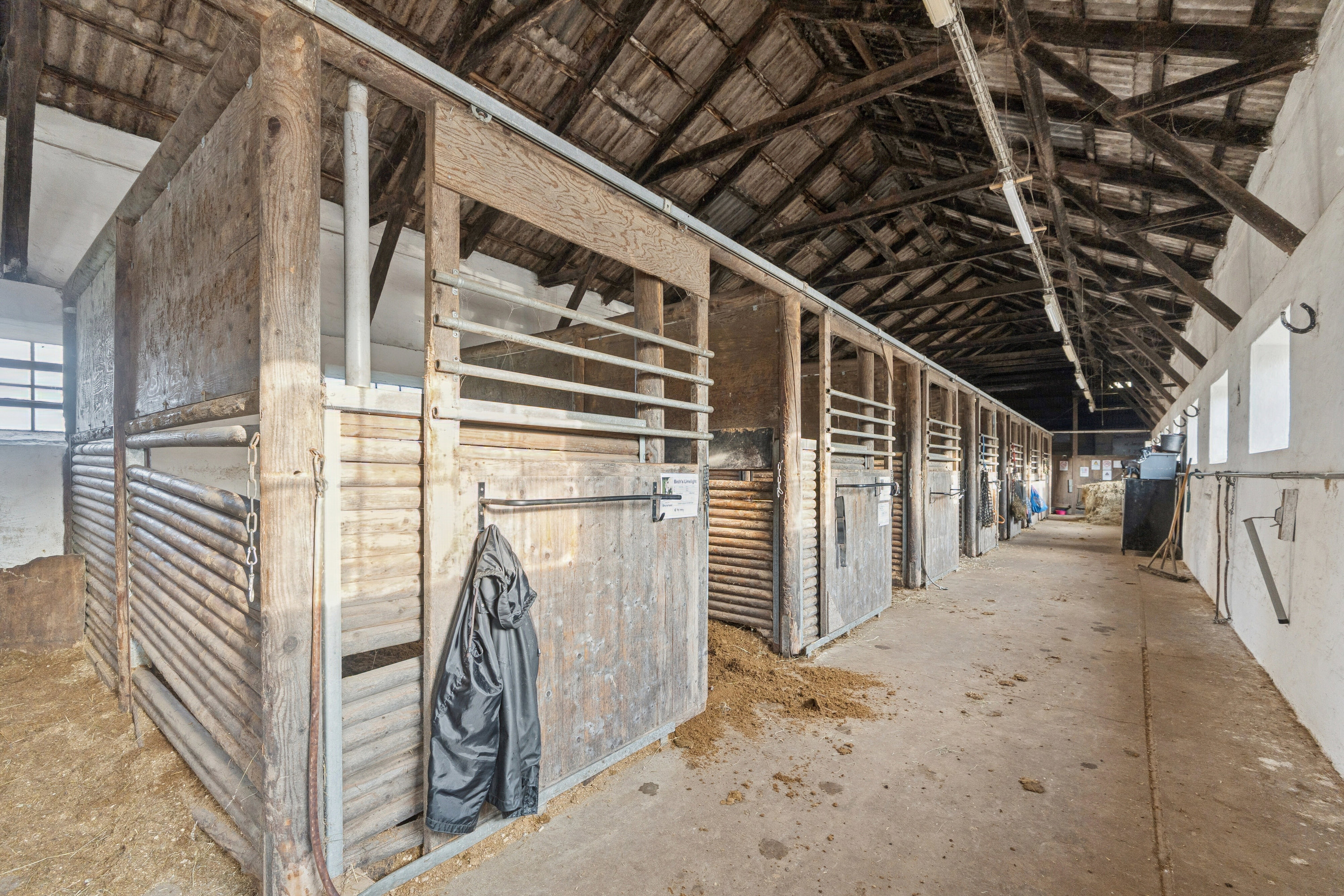 Fremhævet stald billede i fuldskærmstilstand. Billede af Højstrupvej 24, 9750 Østervrå