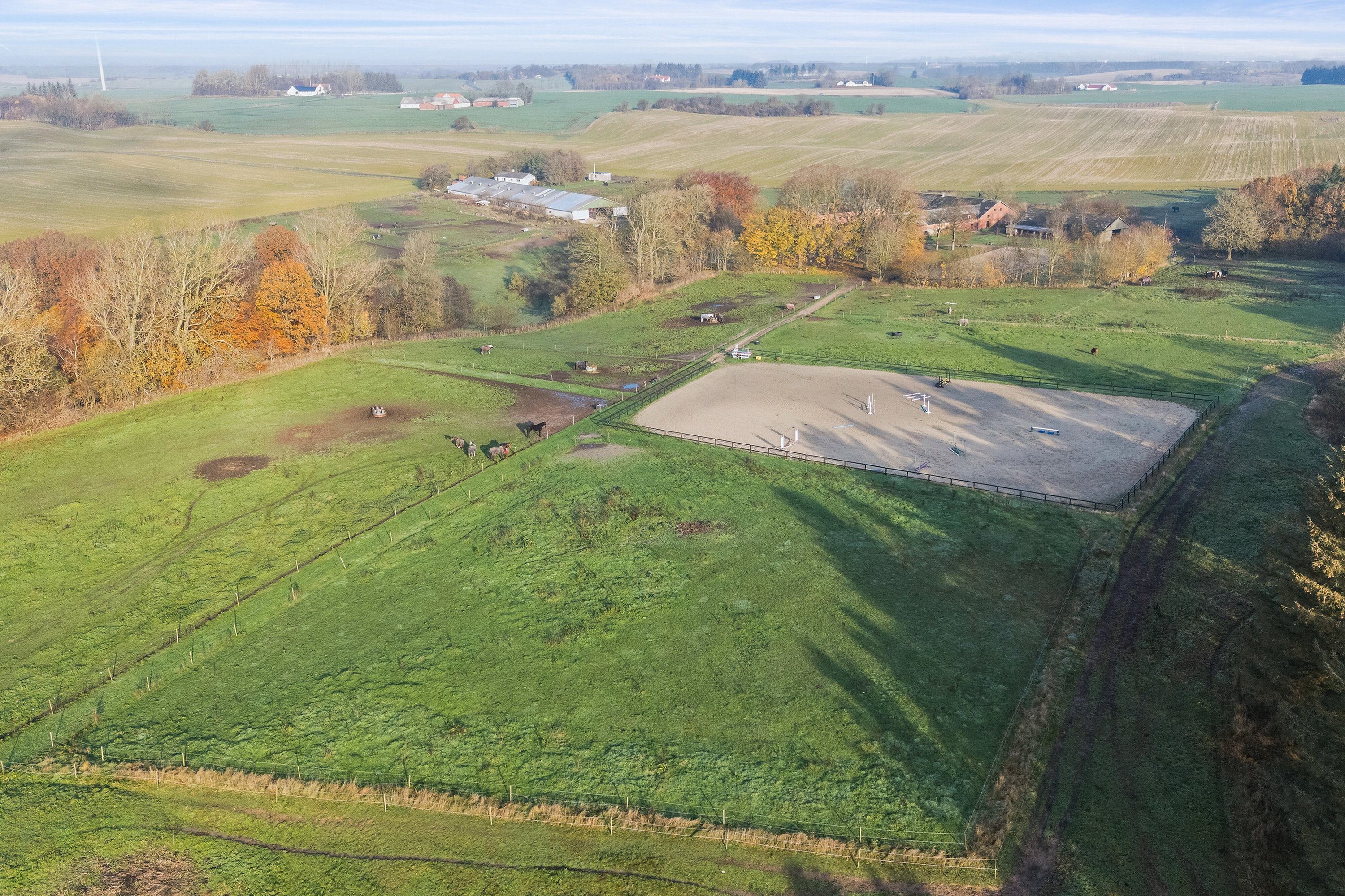 Fremhævet udsigt fra toppen billede i fuldskærmstilstand. Billede af Højstrupvej 24, 9750 Østervrå