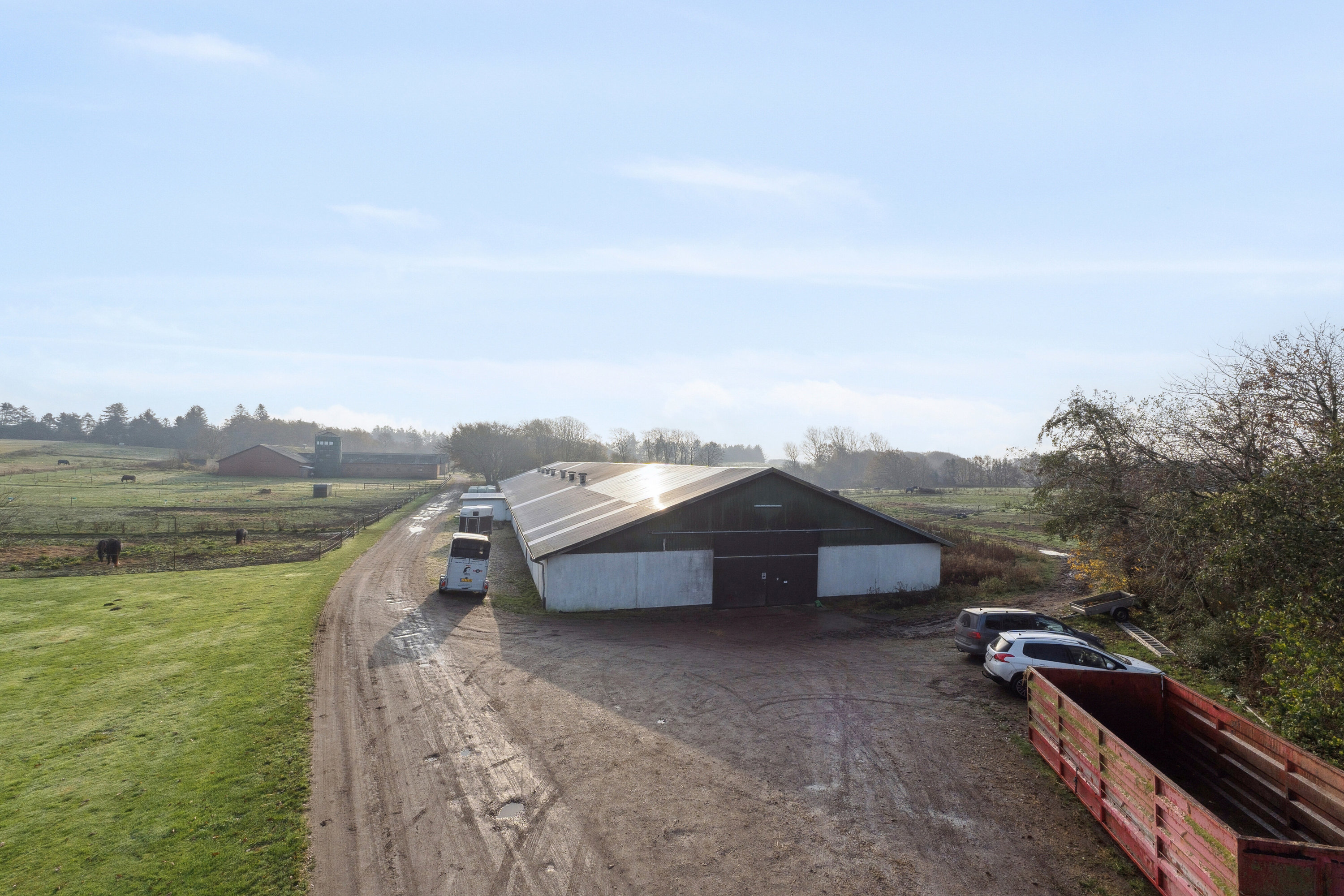 Fremhævet luftfoto billede i fuldskærmstilstand. Billede af Højstrupvej 24, 9750 Østervrå