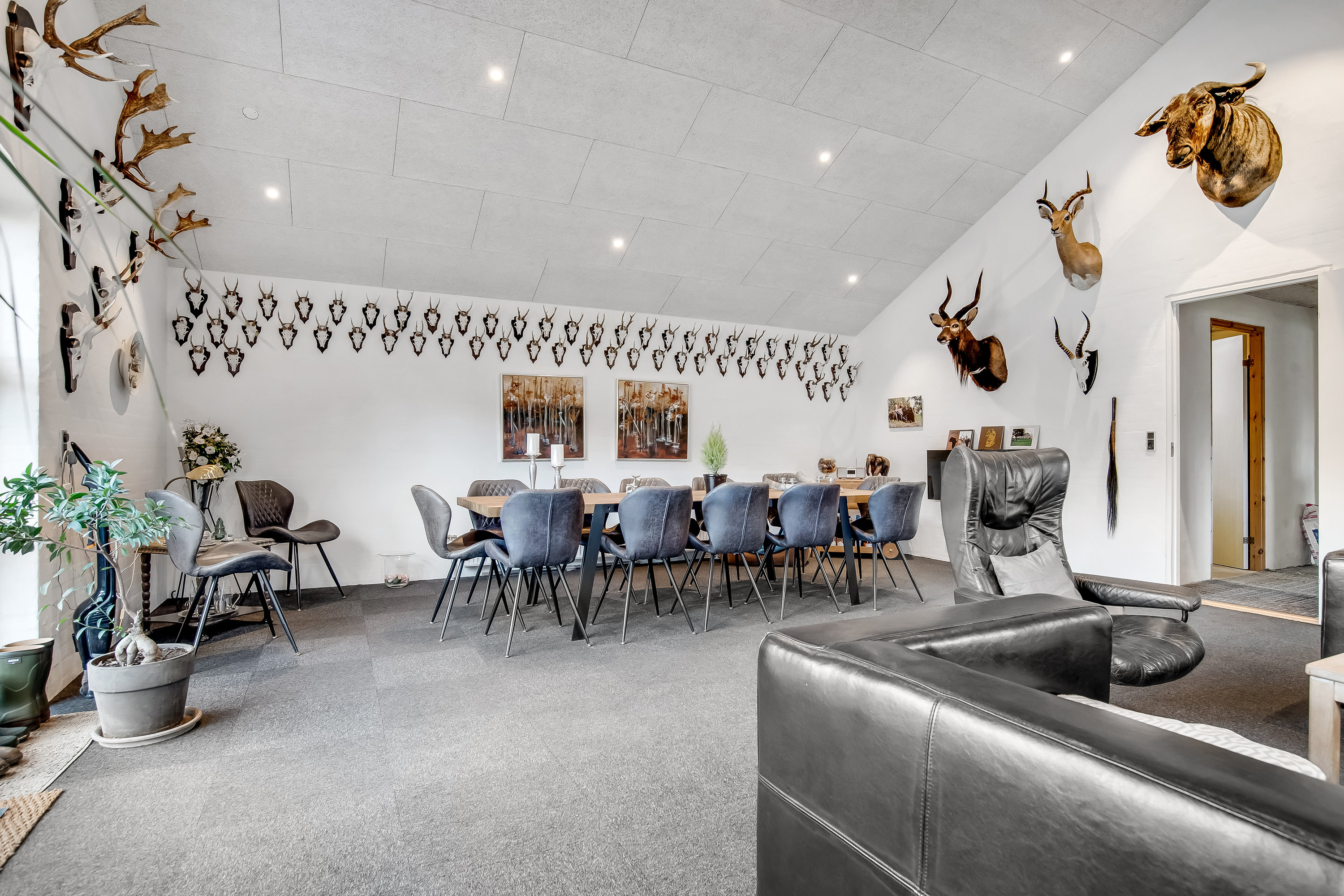 Fremhævet stue billede i fuldskærmstilstand. Billede af Meldmosevej 5, Møborg, 7660 Bækmarksbro