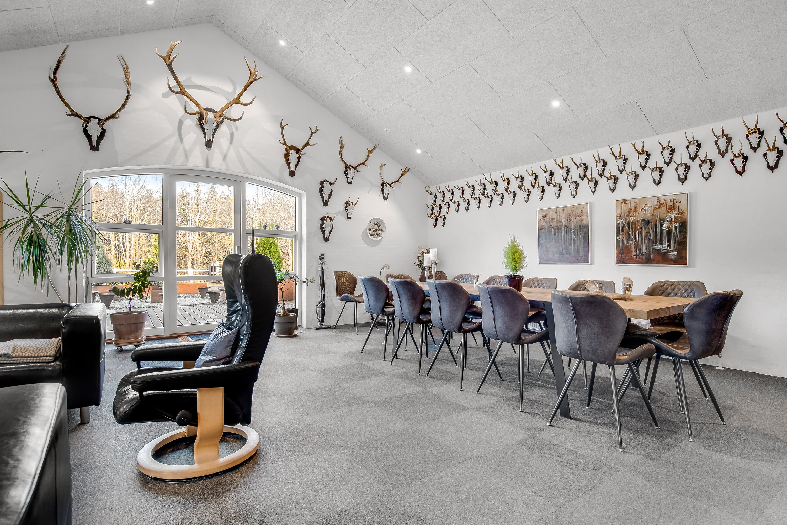 Fremhævet stue billede i fuldskærmstilstand. Billede af Meldmosevej 5, Møborg, 7660 Bækmarksbro