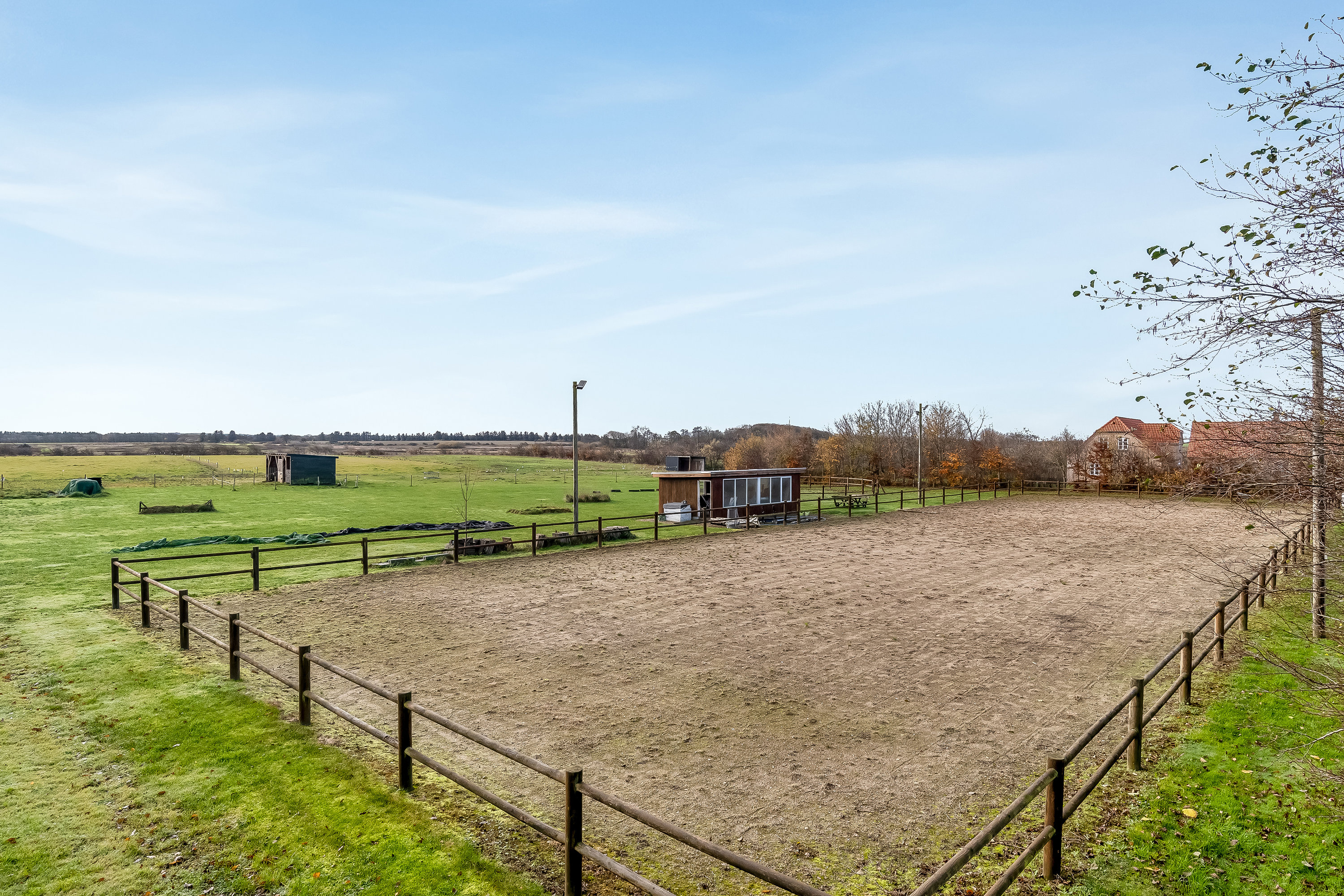 Fremhævet ridebane billede i fuldskærmstilstand. Billede af Ålskovvej 25, Ålskov, 7830 Vinderup