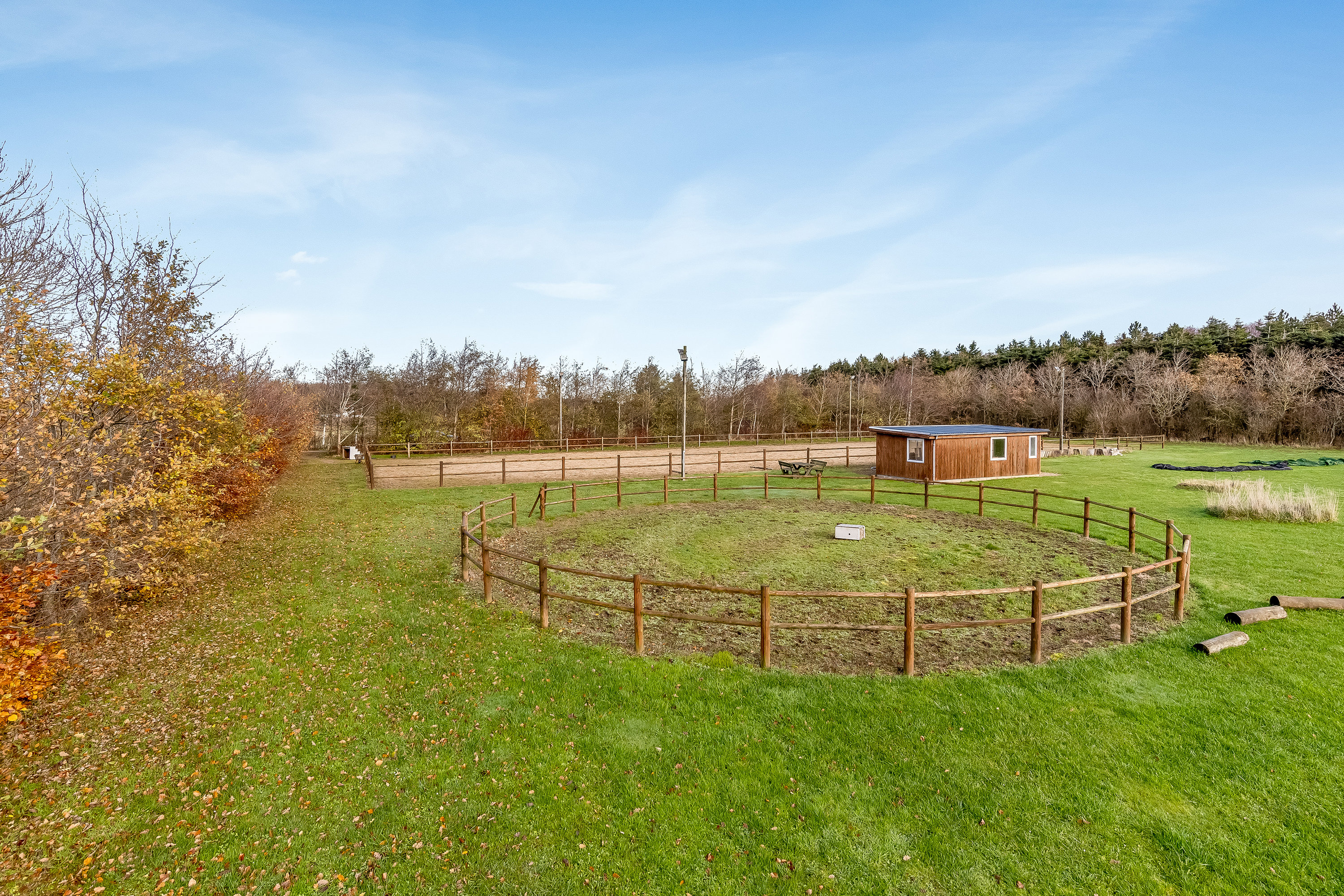 Fremhævet ridebane billede i fuldskærmstilstand. Billede af Ålskovvej 25, Ålskov, 7830 Vinderup