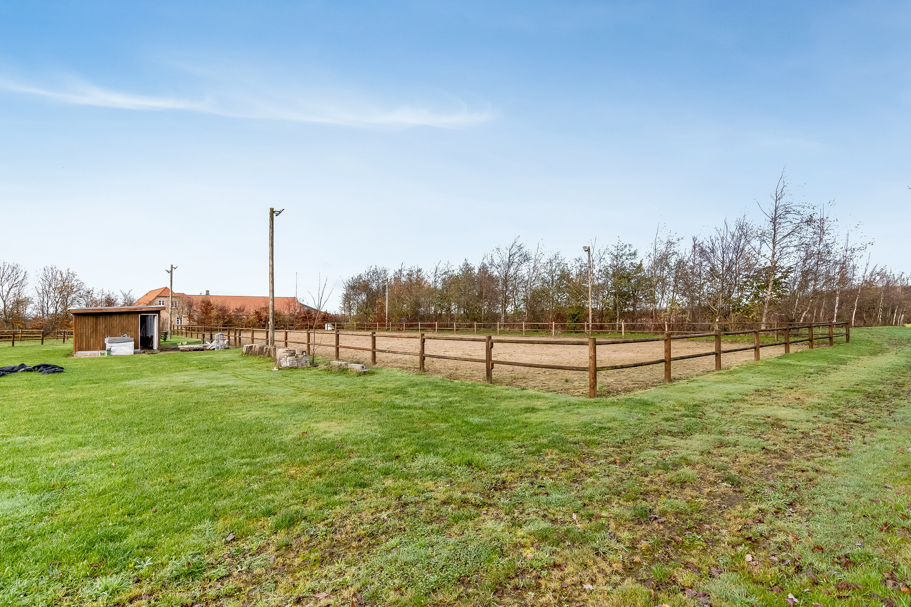 Fremhævet ridebane billede i fuldskærmstilstand. Billede af Ålskovvej 25, Ålskov, 7830 Vinderup