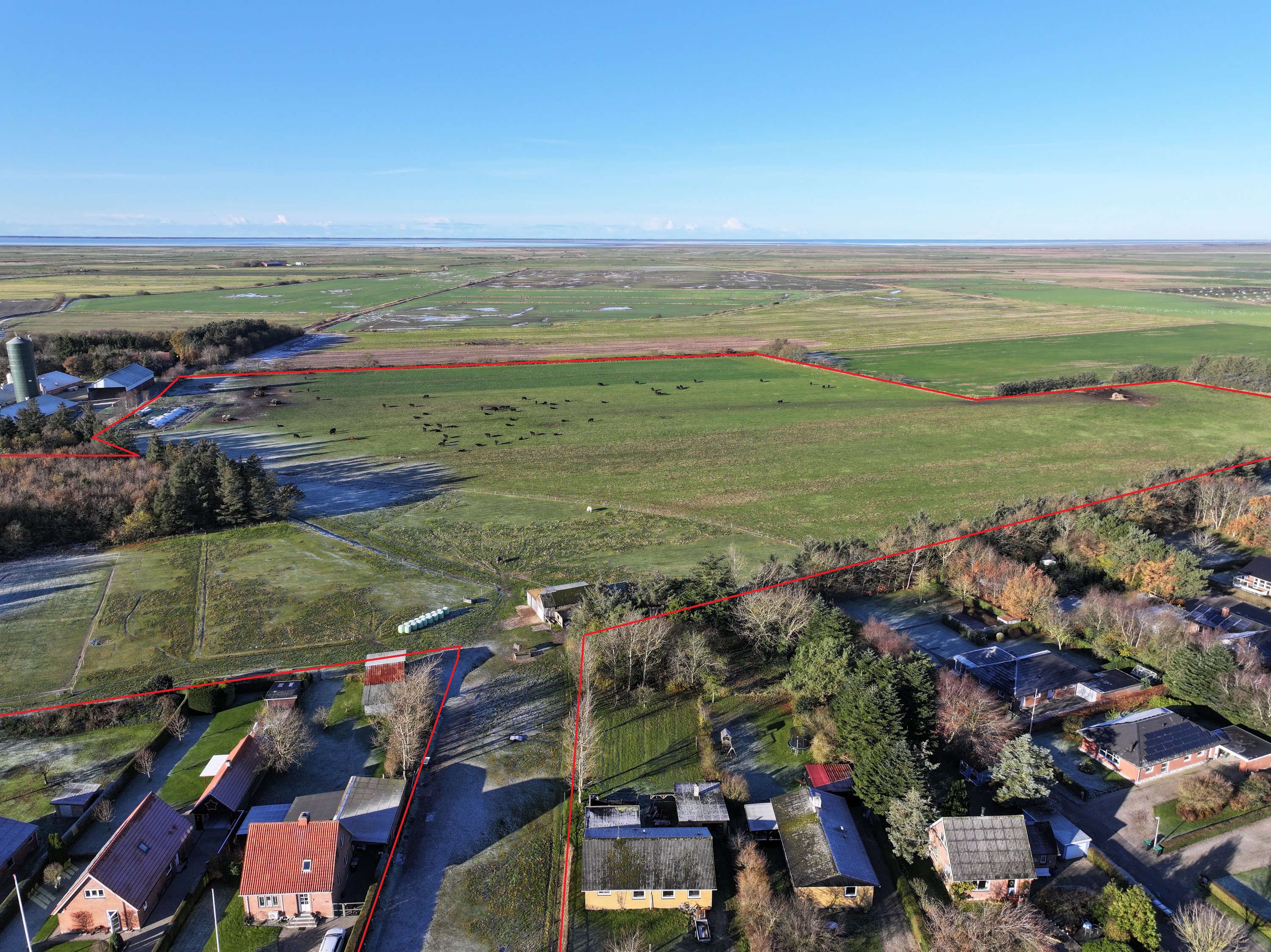 Fremhævet matr. 468 - areal lige vest for bygninger billede i fuldskærmstilstand. Billede af Mjoldenvej 1, Mjolden, 6780 Skærbæk