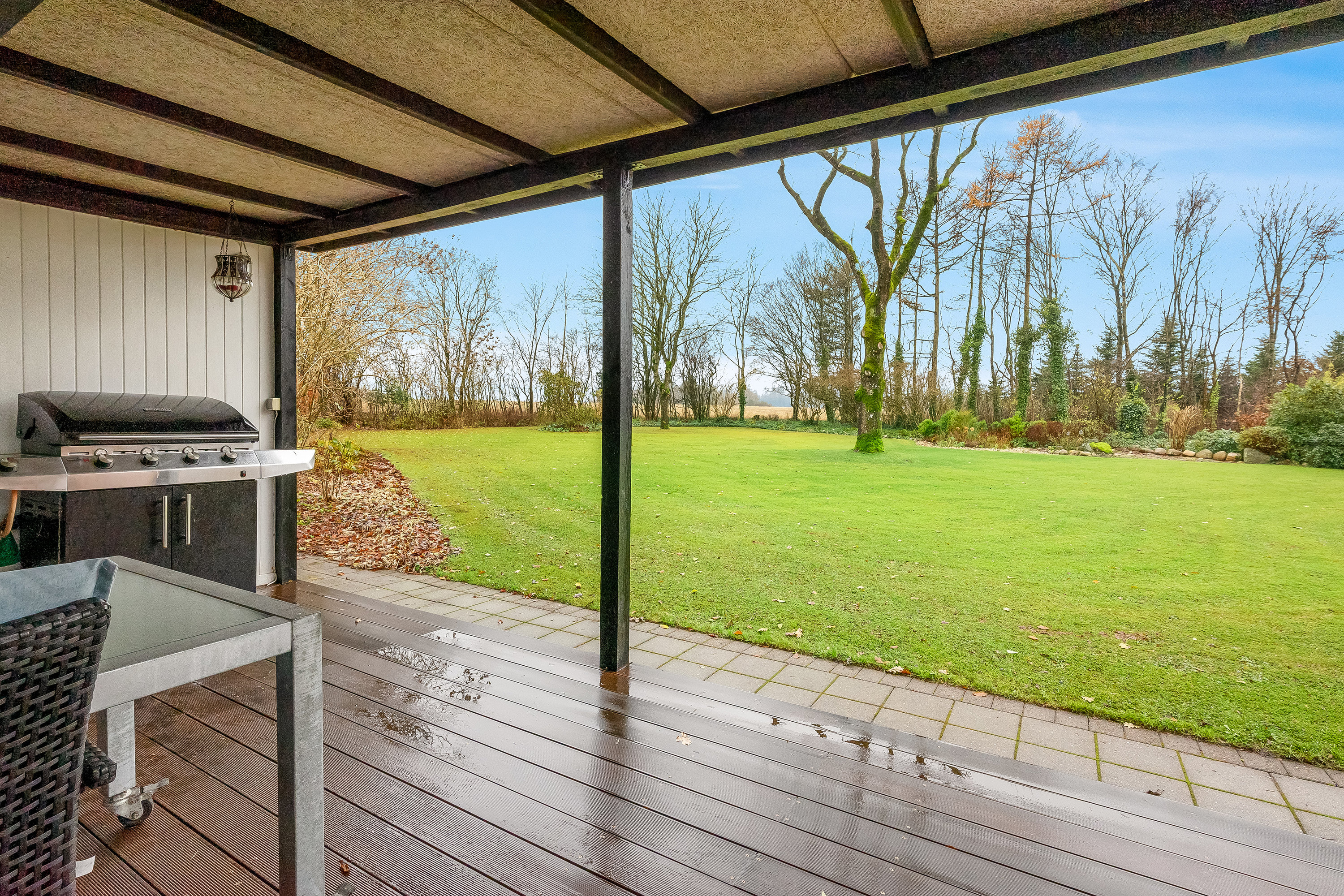 Fremhævet overdækket terrasse billede i fuldskærmstilstand. Billede af Herningvej 128, Tvis, 7500 Holstebro