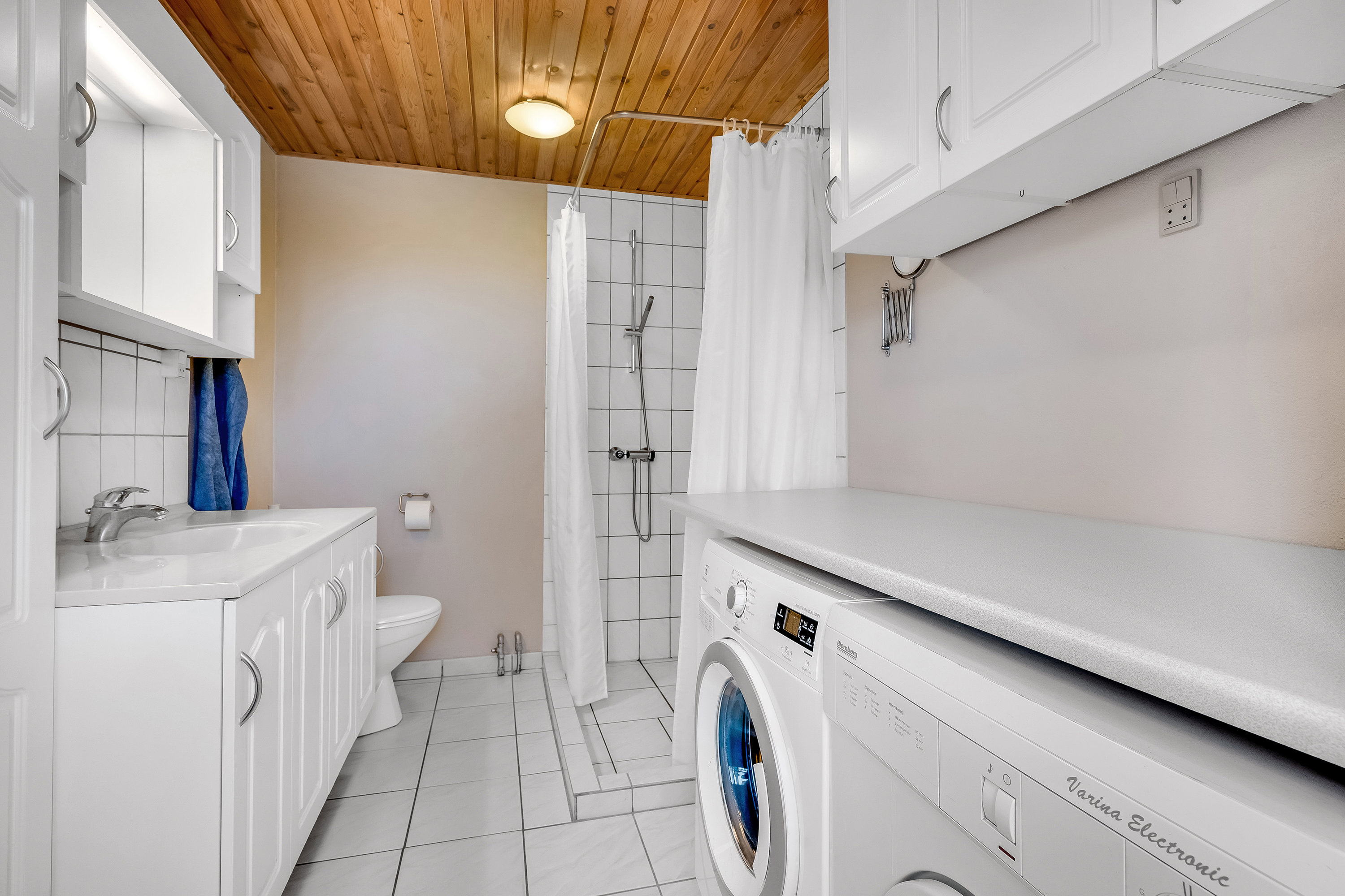 Fremhævet badeværelse billede i fuldskærmstilstand. Billede af Herningvej 128, Tvis, 7500 Holstebro