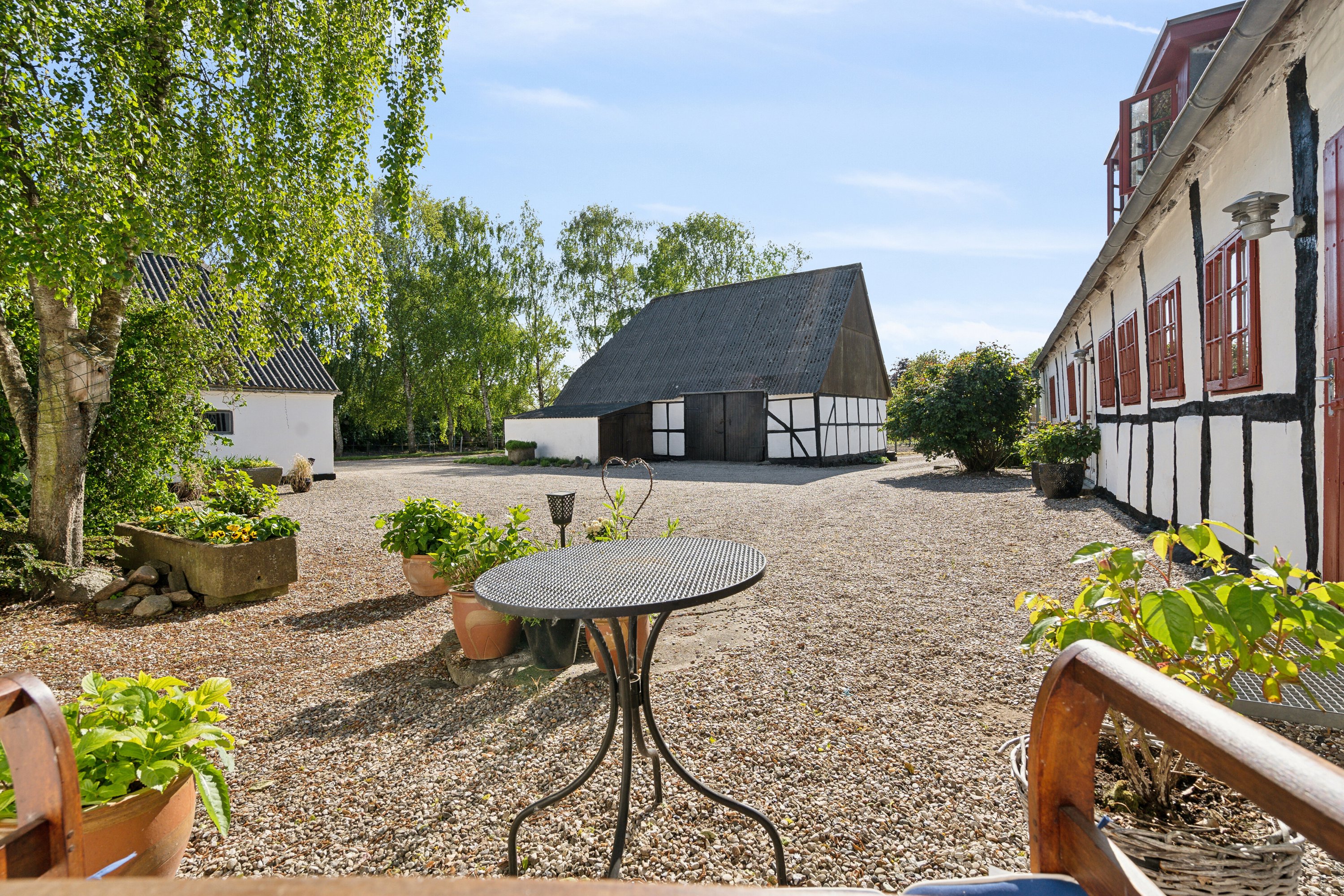 Fremhævet set fra gårdsplads billede i fuldskærmstilstand. Billede af Sølvbjergvej 2 (en del heraf), Pejrup, 5600 Faaborg