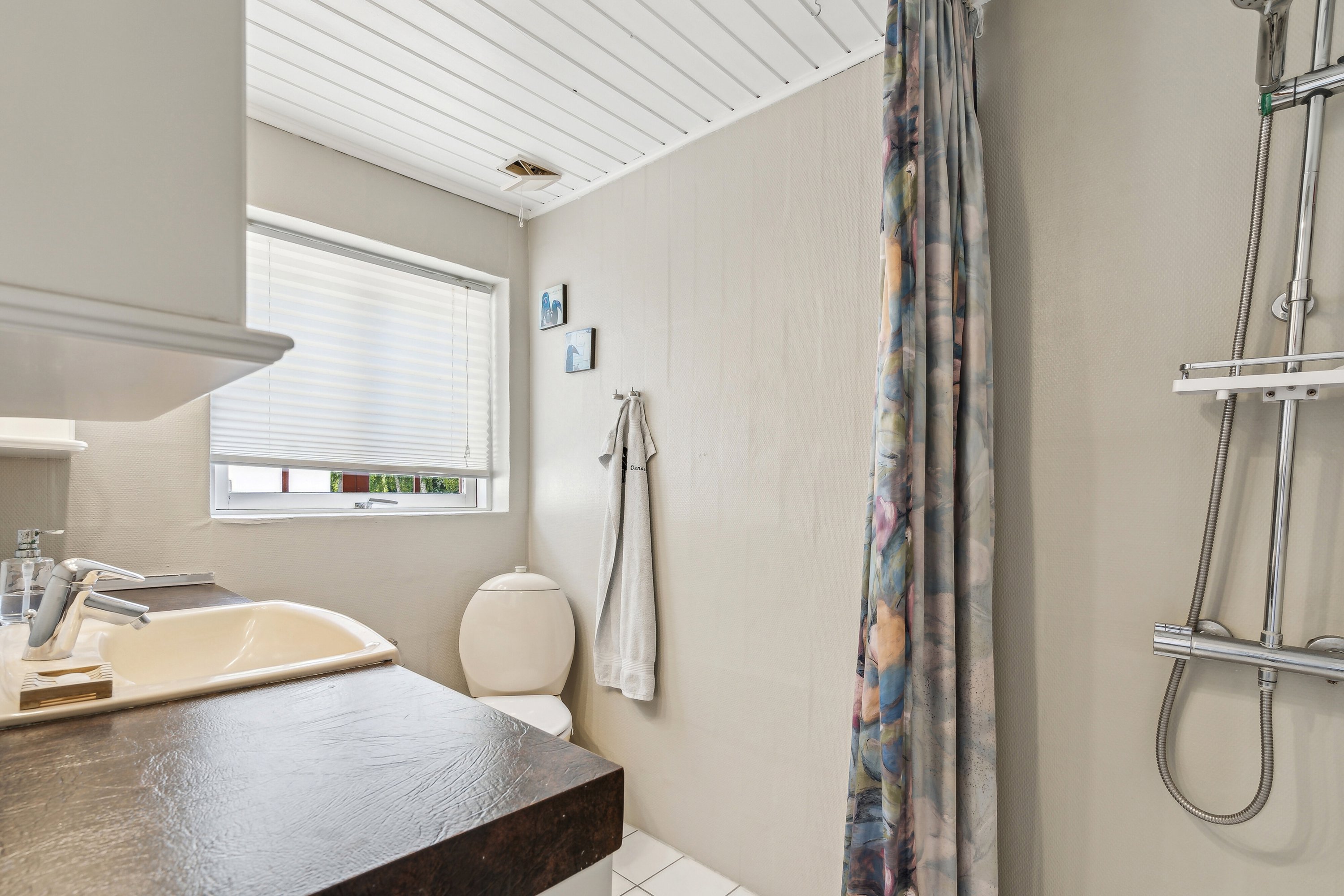 Fremhævet badeværelse billede i fuldskærmstilstand. Billede af Sølvbjergvej 2 (en del heraf), Pejrup, 5600 Faaborg