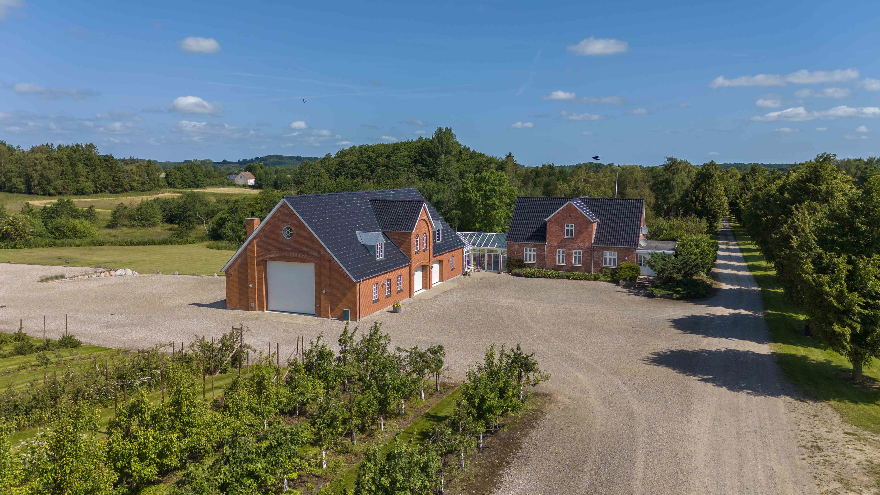 Fremhævet  billede i fuldskærmstilstand. Billede af Jordløsevej 21 og 23, V Hæsinge, 5672 Broby