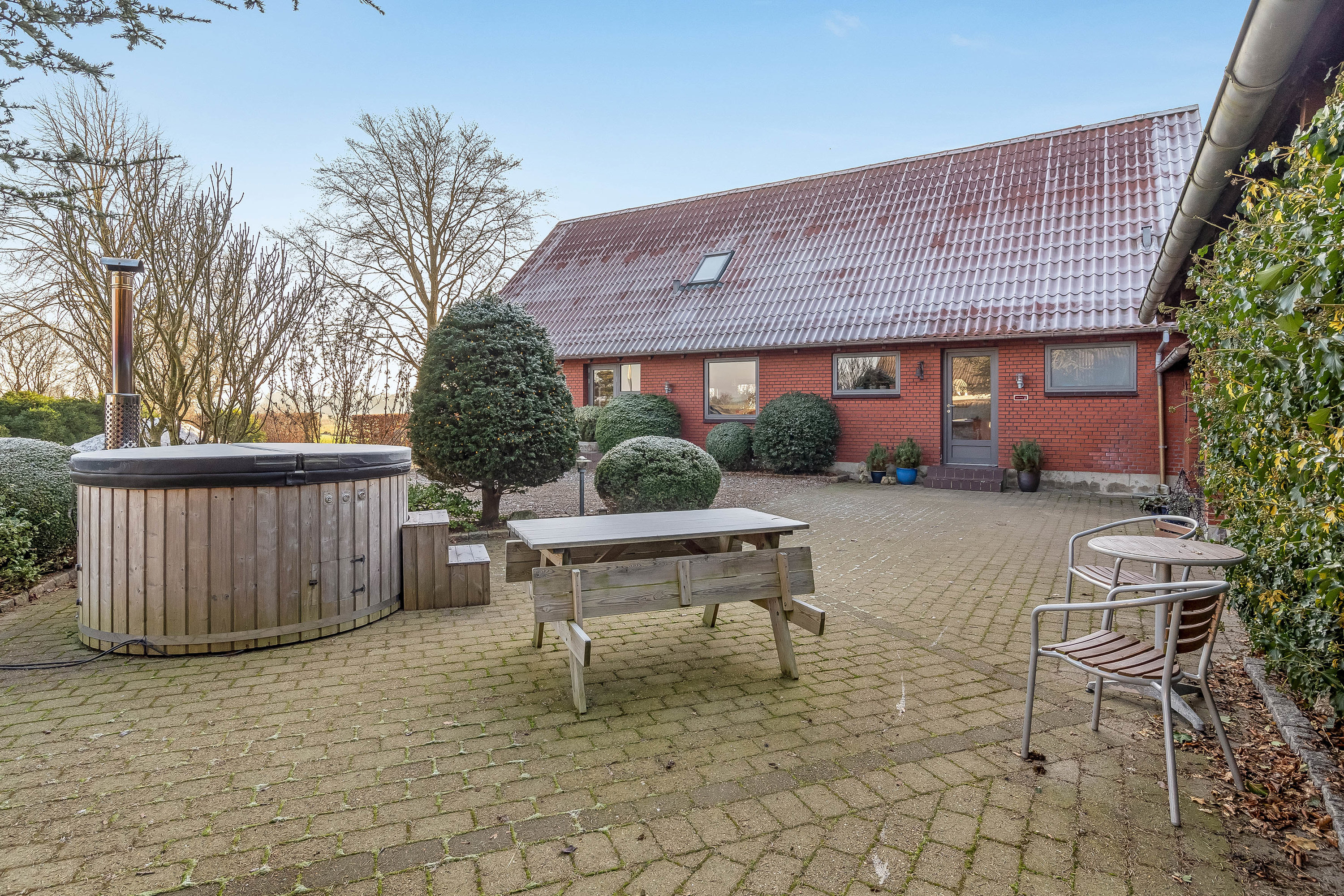 Miniaturebillede 2: gårdsplads. Billede af Gedhusvej 8, Ilskov, 7451 Sunds