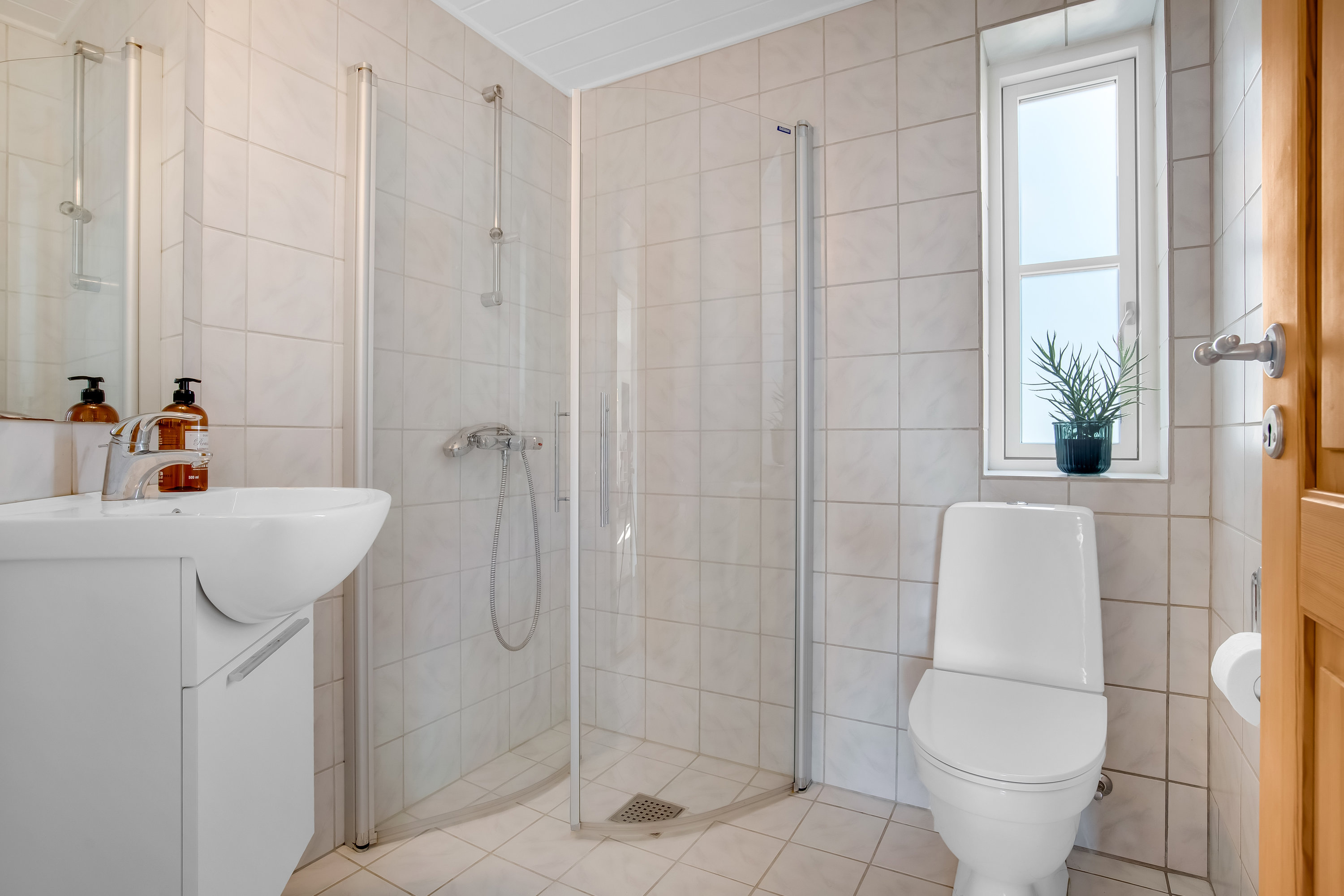 Fremhævet badeværelse billede i fuldskærmstilstand. Billede af Smedegårdvej 15, Udstykning., Tvis, 7500 Holstebro