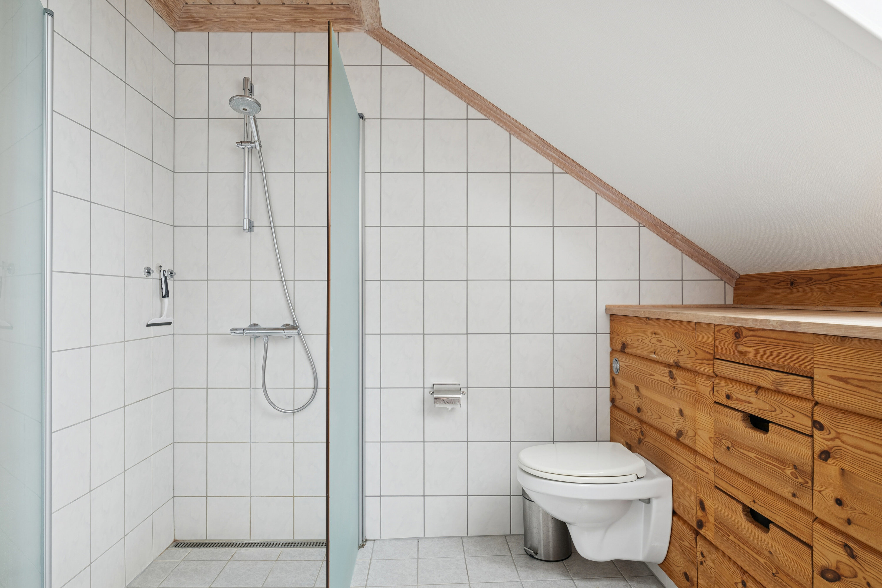 Fremhævet badeværelse billede i fuldskærmstilstand. Billede af Vestre Landevej 188, 4952 Stokkemarke