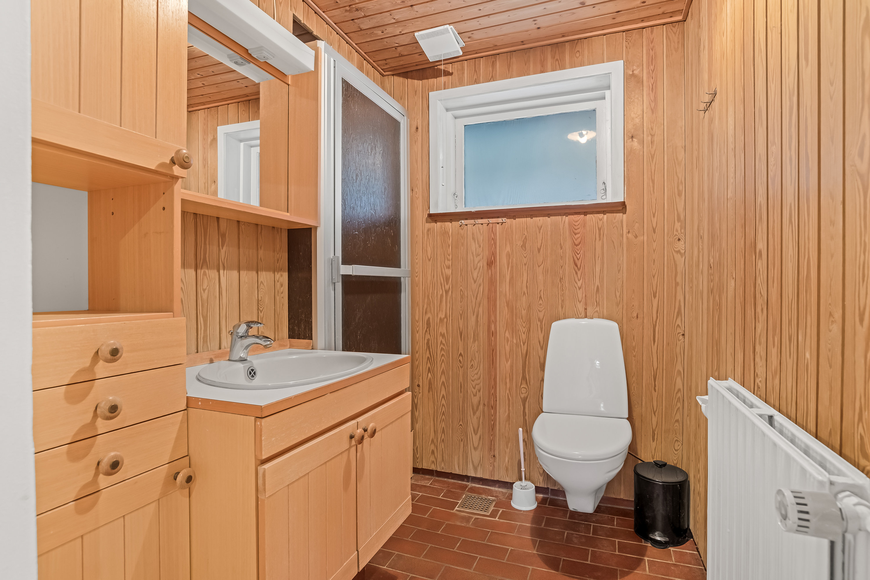 Fremhævet badeværelse billede i fuldskærmstilstand. Billede af Følhøjvej 10, Odby, 7790 Thyholm