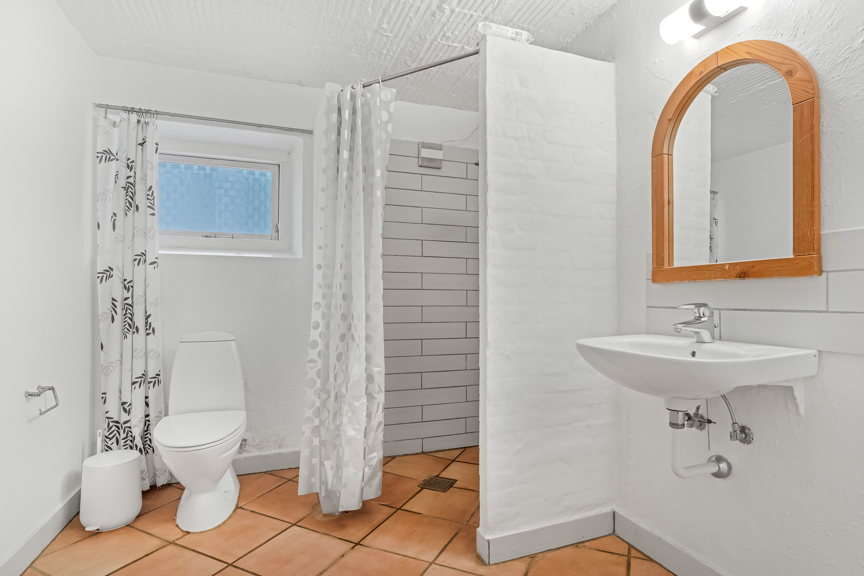 Fremhævet badeværelse billede i fuldskærmstilstand. Billede af Følhøjvej 10, Odby, 7790 Thyholm