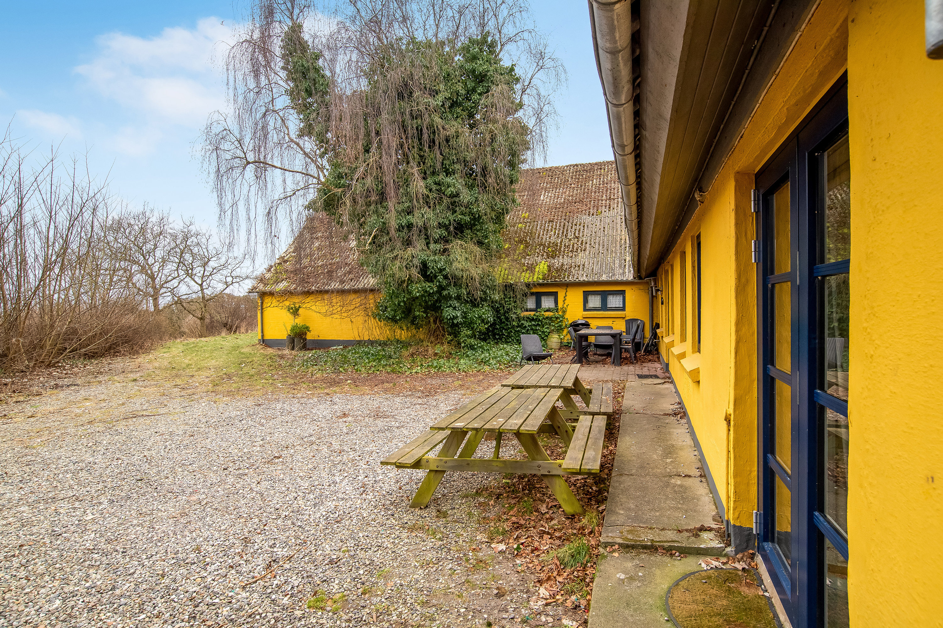 Fremhævet gårdsplads billede i fuldskærmstilstand. Billede af Følhøjvej 10, Odby, 7790 Thyholm