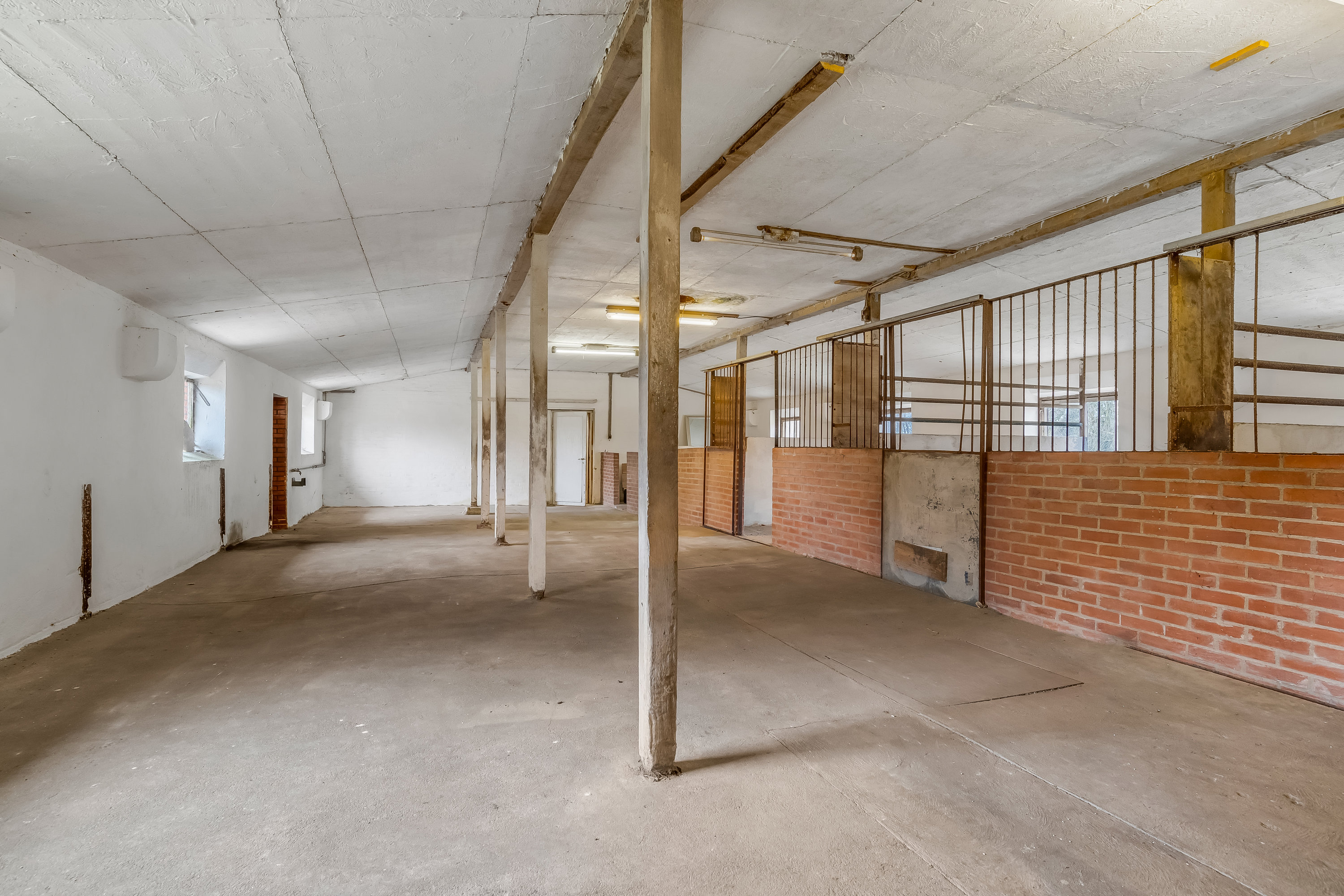 Fremhævet stald billede i fuldskærmstilstand. Billede af Gedhusvej 9, Simmelkær, 7451 Sunds