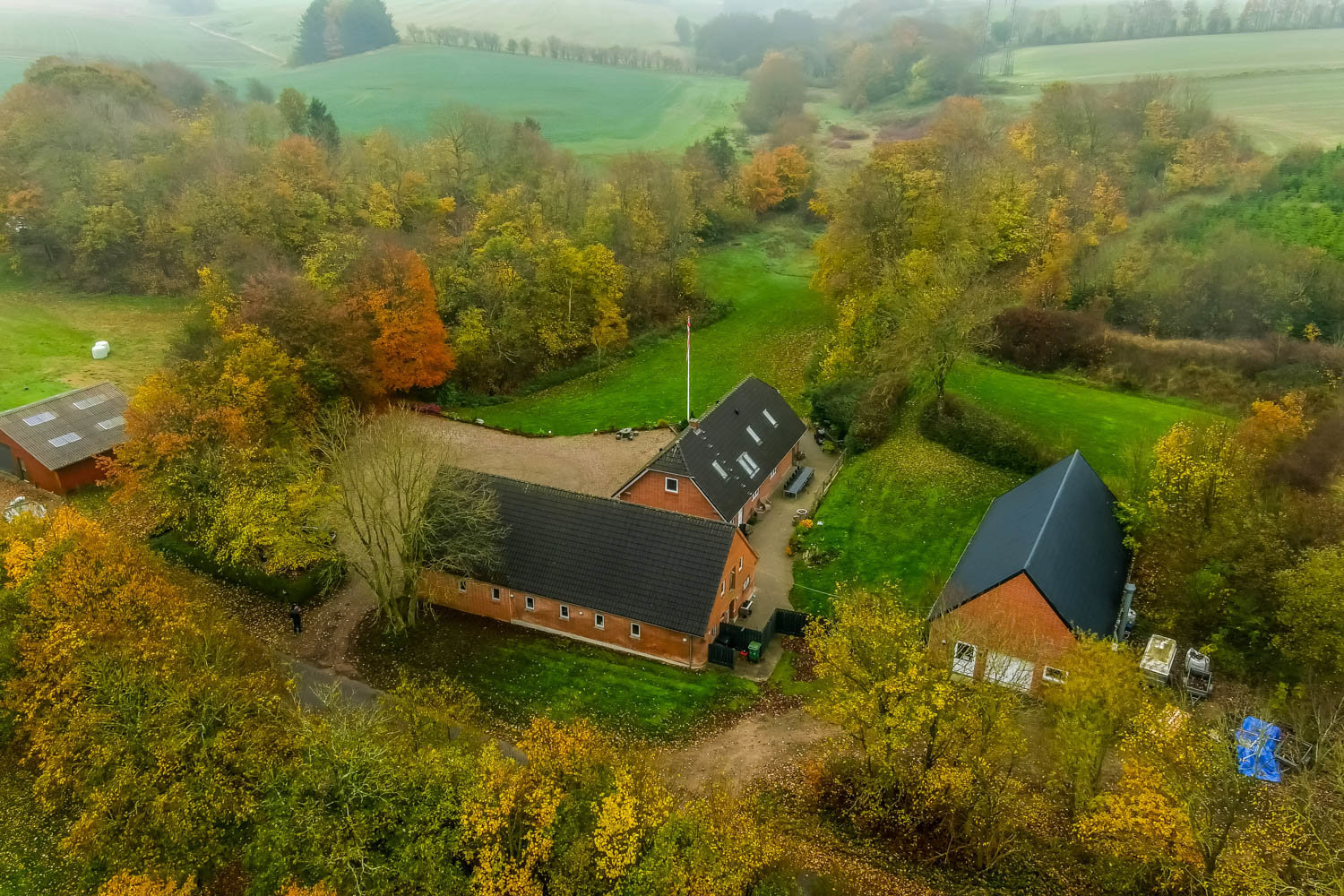 Fremhævet  billede i fuldskærmstilstand. Billede af Lindeborgvej 18, 7560 Hjerm