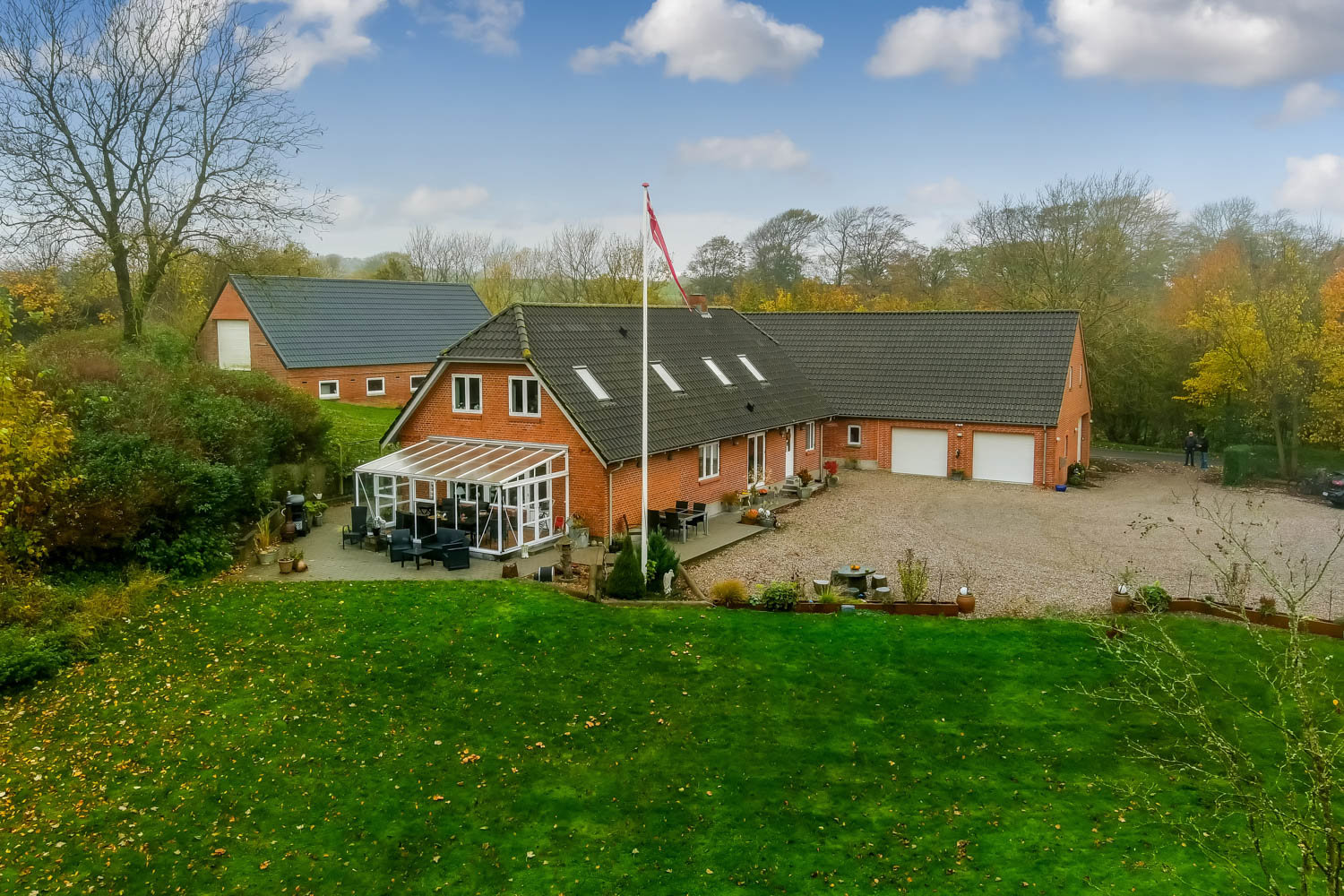 Fremhævet  billede i fuldskærmstilstand. Billede af Lindeborgvej 18, 7560 Hjerm