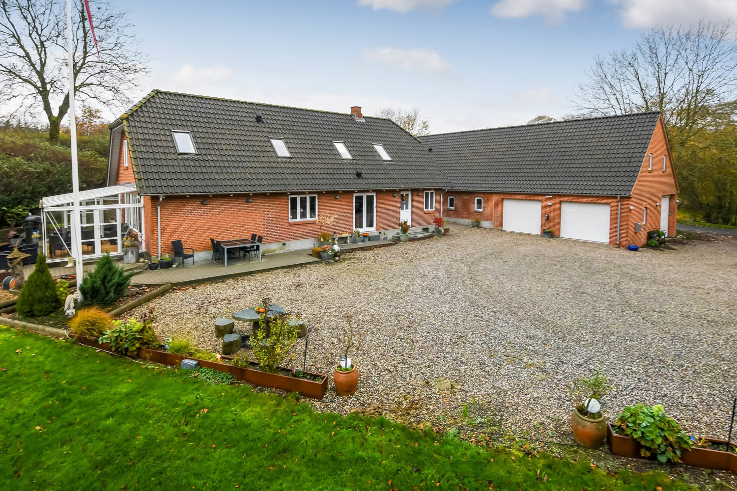 Fremhævet  billede i fuldskærmstilstand. Billede af Lindeborgvej 18, 7560 Hjerm