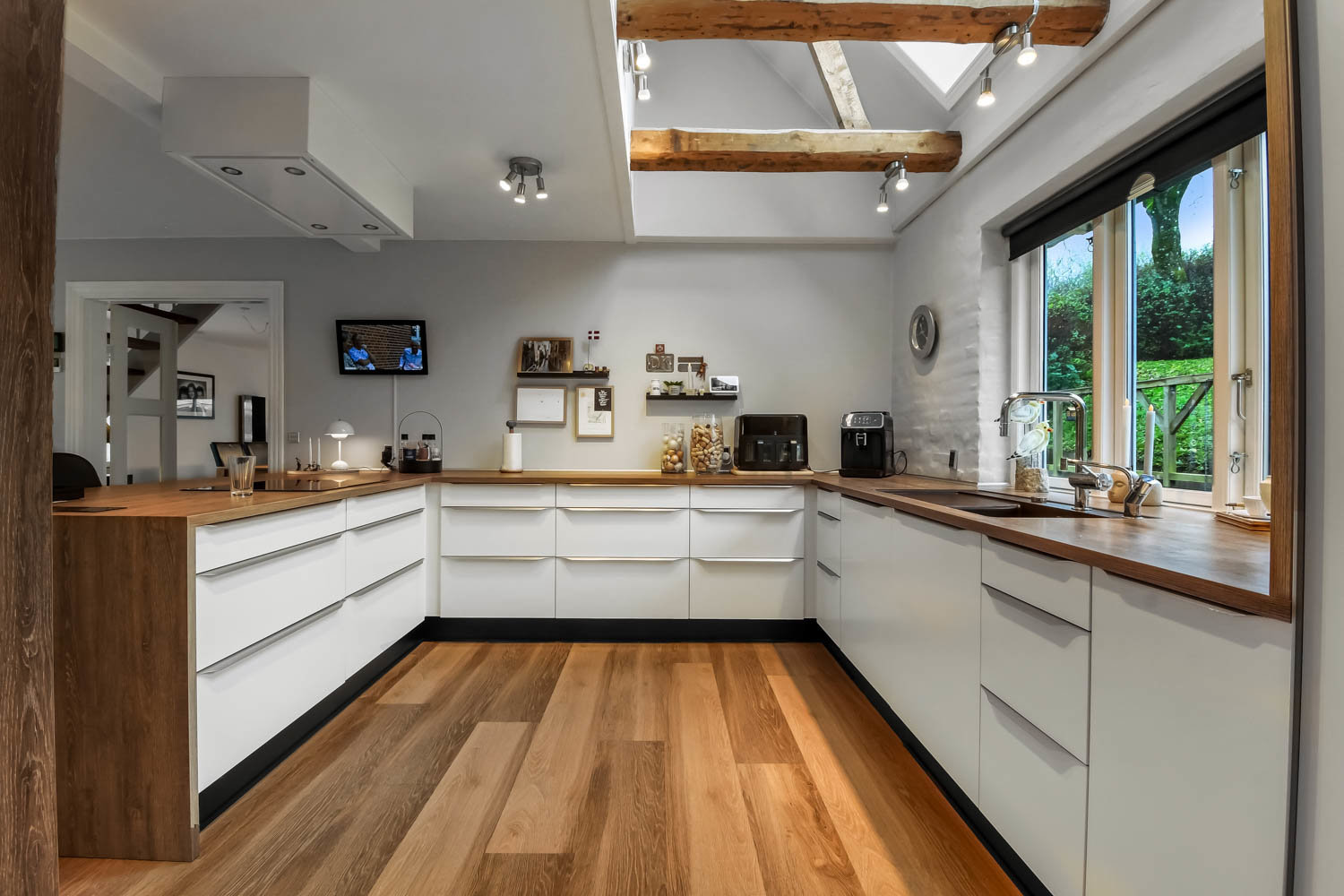 Fremhævet  billede i fuldskærmstilstand. Billede af Lindeborgvej 18, 7560 Hjerm