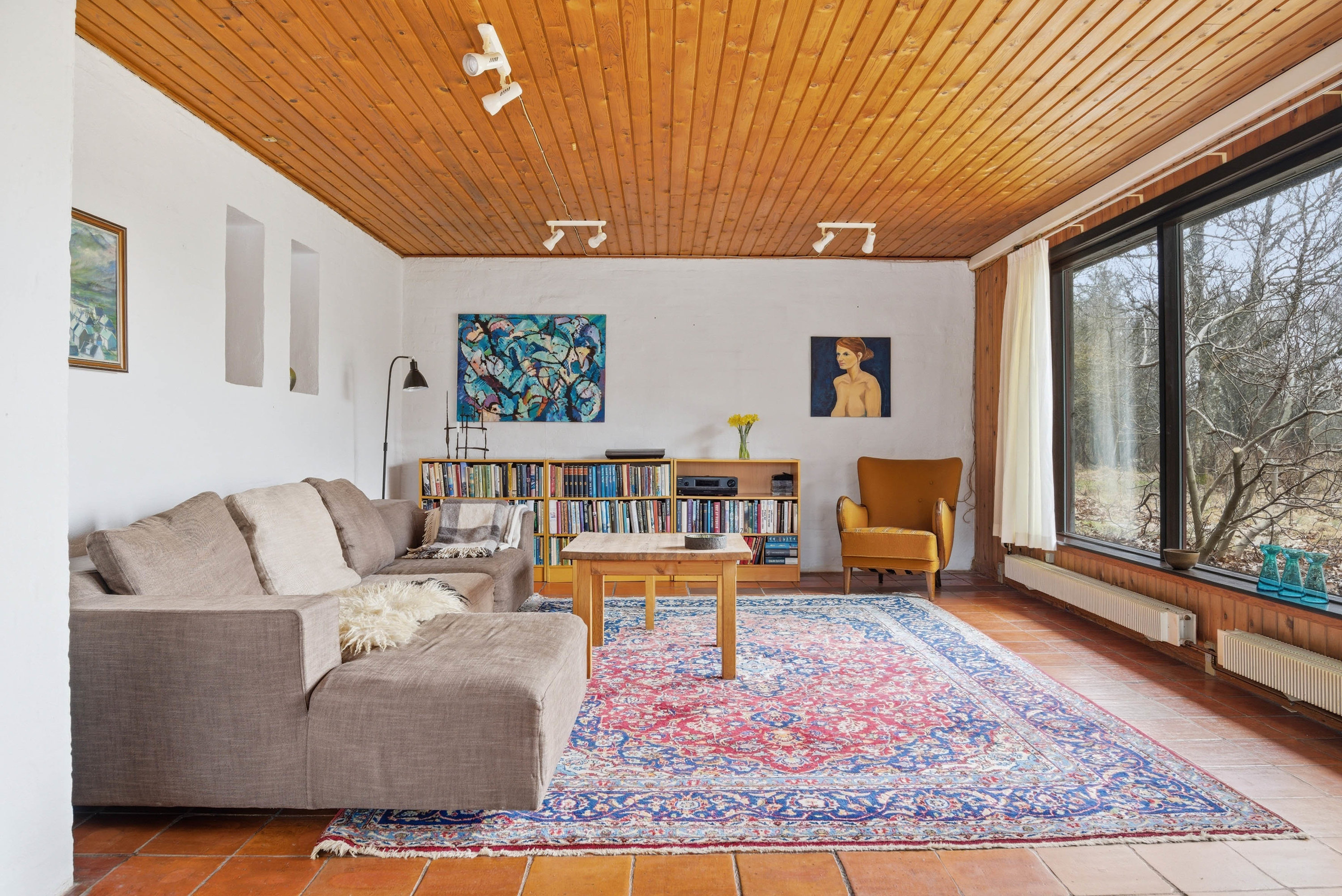 Fremhævet stue billede i fuldskærmstilstand. Billede af Skorkærvej 2, Staby, 6990 Ulfborg