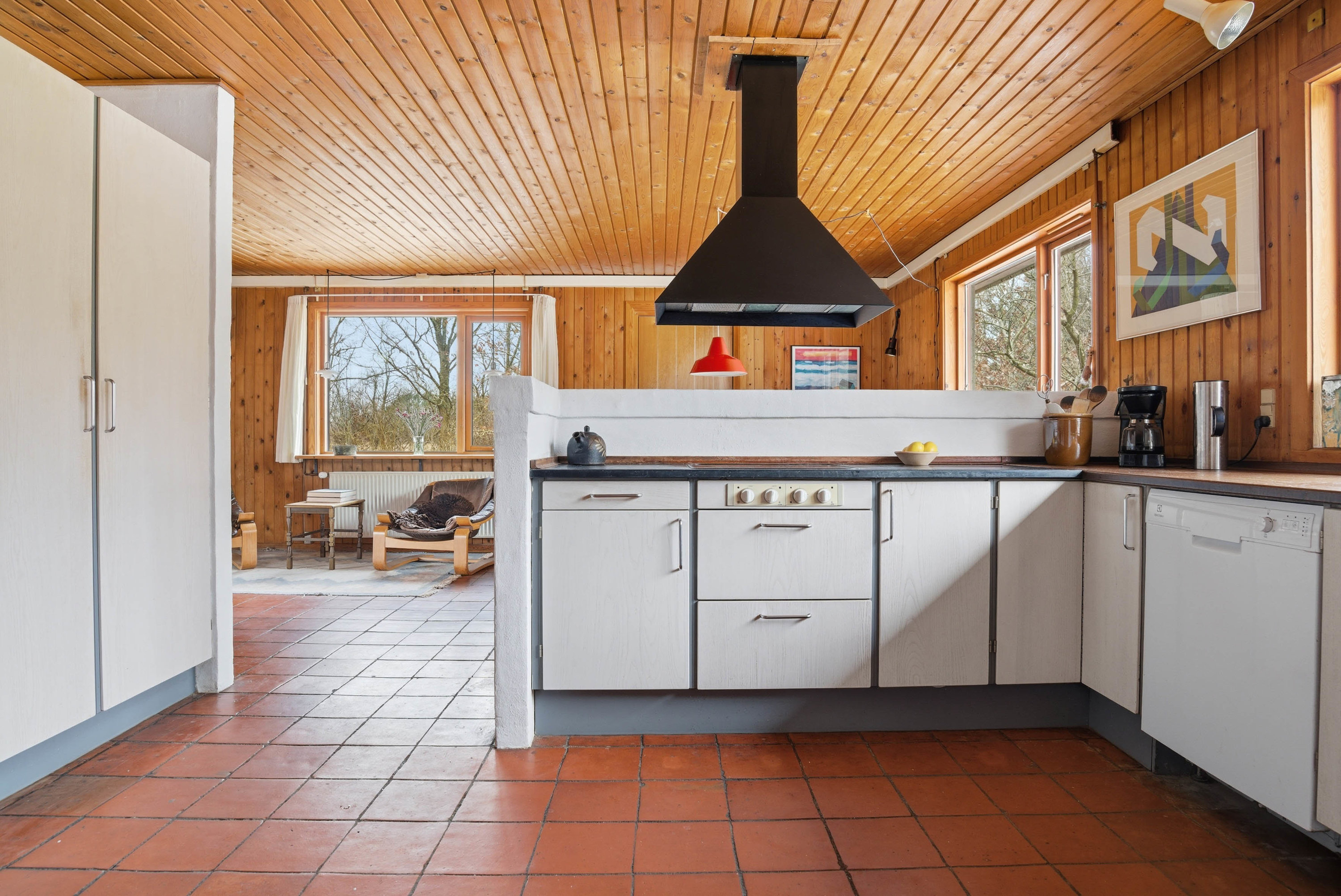 Fremhævet køkken alrum billede i fuldskærmstilstand. Billede af Skorkærvej 2, Staby, 6990 Ulfborg