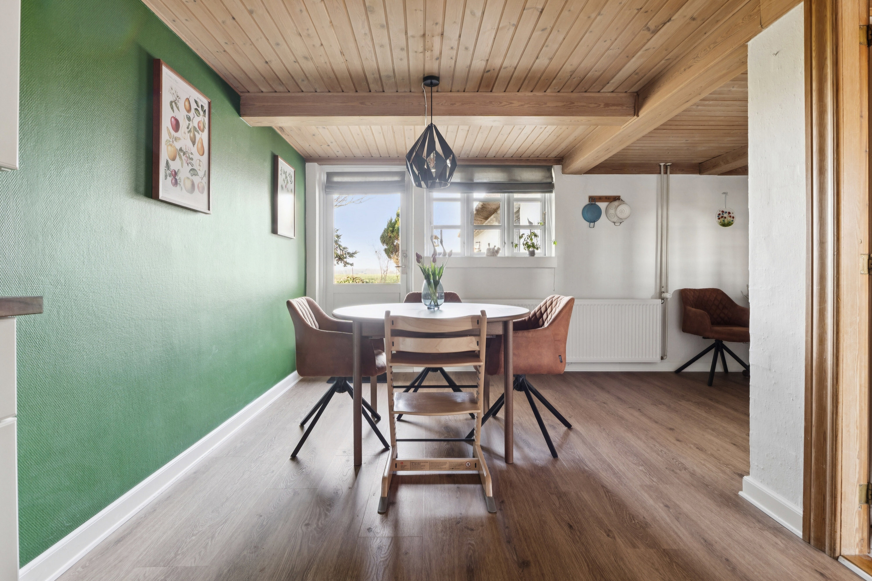 Fremhævet spisestue i køkken billede i fuldskærmstilstand. Billede af Banevej 10, Farstrup, 5471 Søndersø