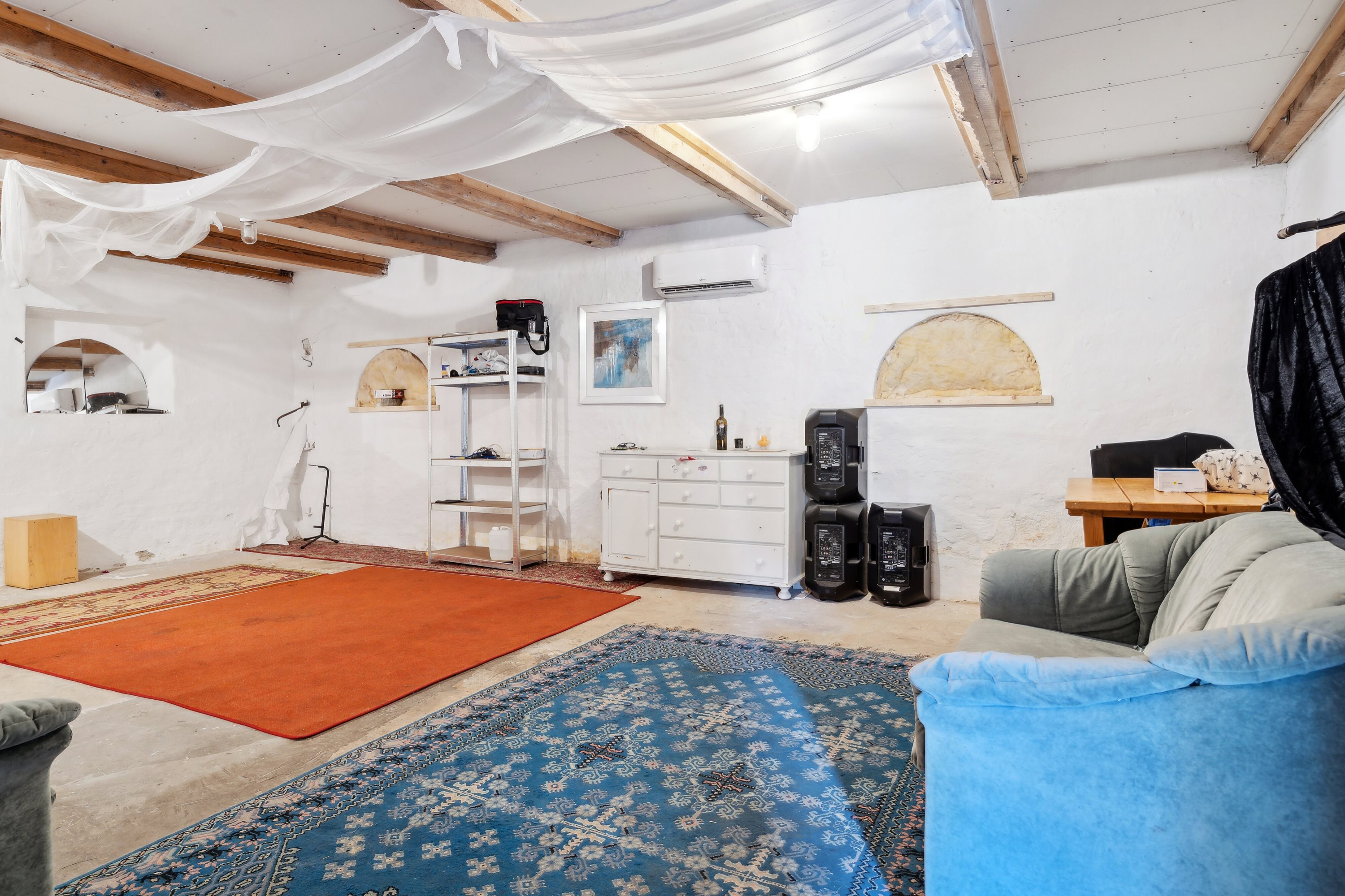 Fremhævet aktivitetsrum i tidl. stald billede i fuldskærmstilstand. Billede af Middelfartvej 635, Spedsbjerg, 5491 Blommenslyst