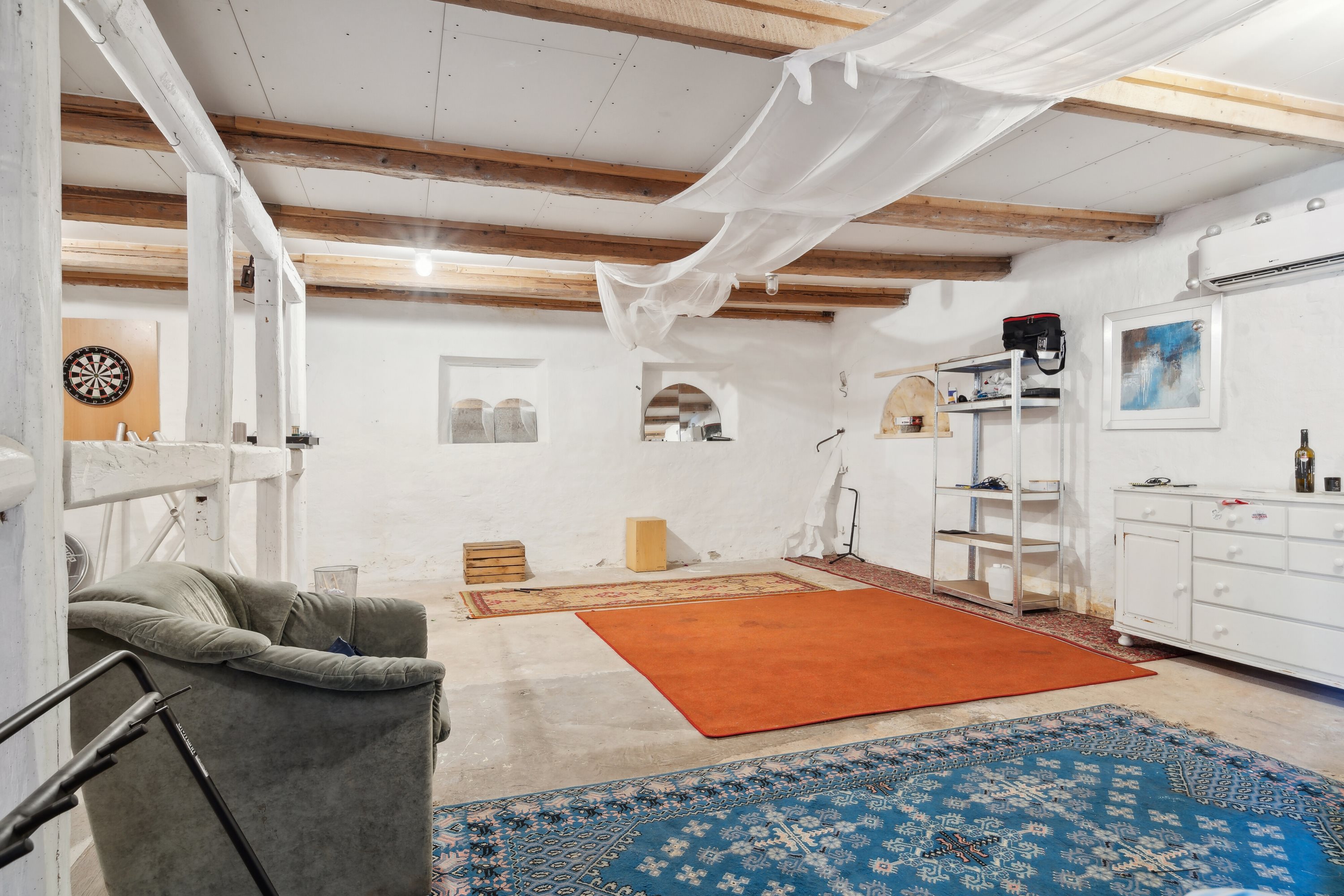 Fremhævet aktivitetsrum i tidl. stald billede i fuldskærmstilstand. Billede af Middelfartvej 635, Spedsbjerg, 5491 Blommenslyst