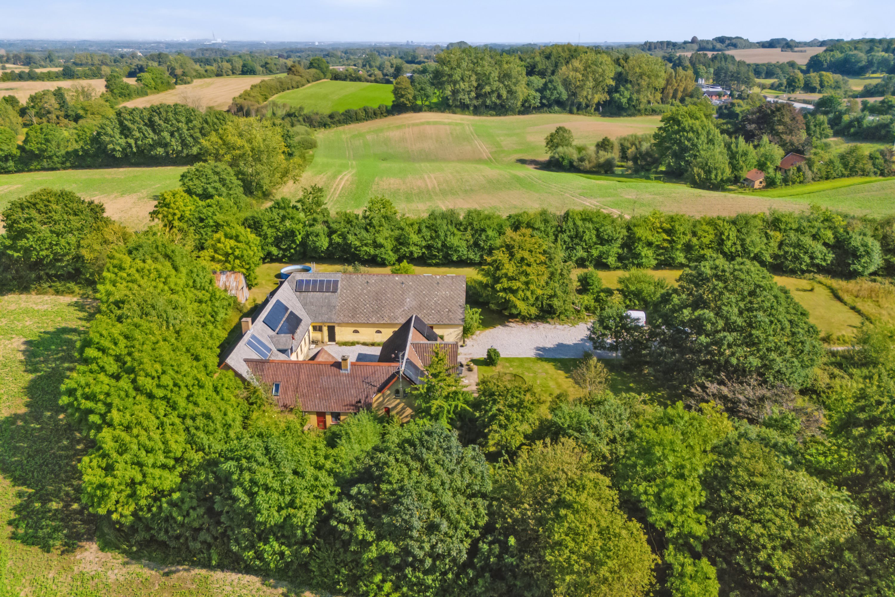 Fremhævet bygningerne billede i fuldskærmstilstand. Billede af Middelfartvej 635, Spedsbjerg, 5491 Blommenslyst