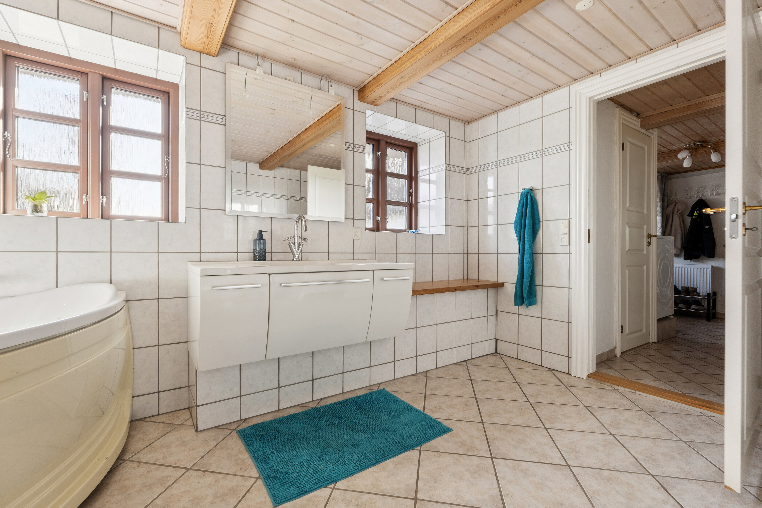 Fremhævet badeværelse billede i fuldskærmstilstand. Billede af Banevej 10, Farstrup, 5471 Søndersø